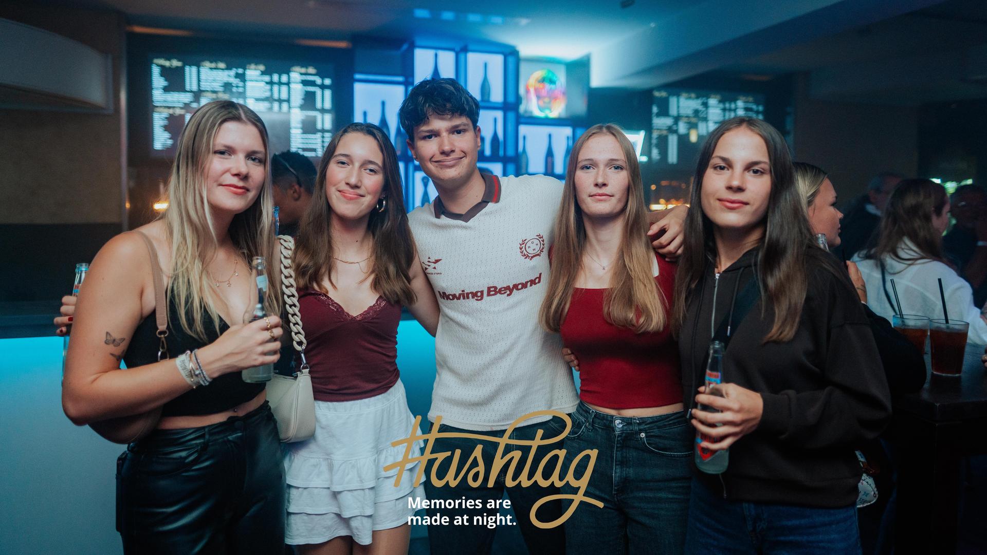 Sechs Wochen Ferien sind vorbei. Im Hashtag in Weiden ist deswegen Klassenfeier.  (Bild: Sebastian Reiter)