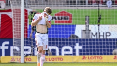 Florian Kainz und sein FC Köln steigen aus der Bundesliga ab. (Bild: Harry Langer/dpa)