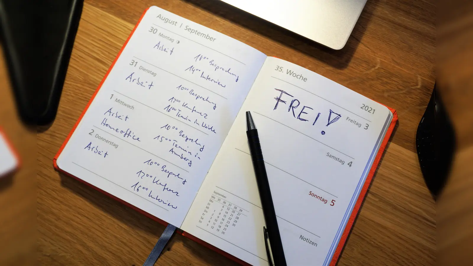 Montag bis Donnerstag arbeiten, Freitag frei: In der Oberpfalz bieten einige Firmen eine Vier-Tage-Woche an. (Bild: jut)