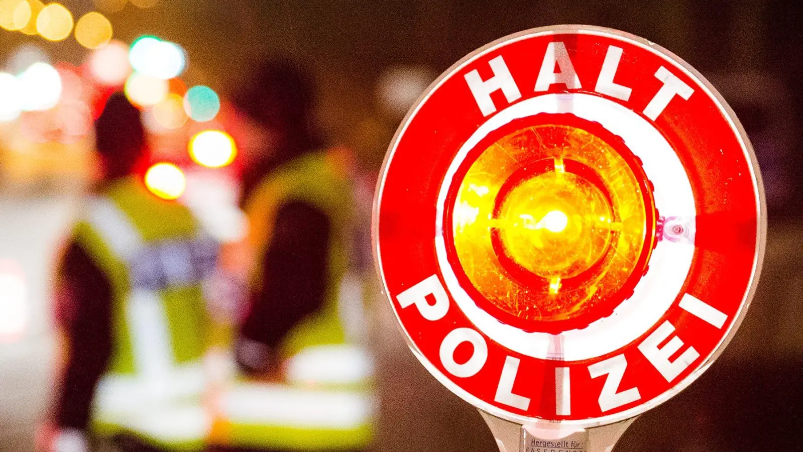Auf der A6 hat es am Samstagmorgen einen Unfall mit einem Schwerverletzten gegeben. (Symbolbild: Daniel Bockwoldt/dpa)