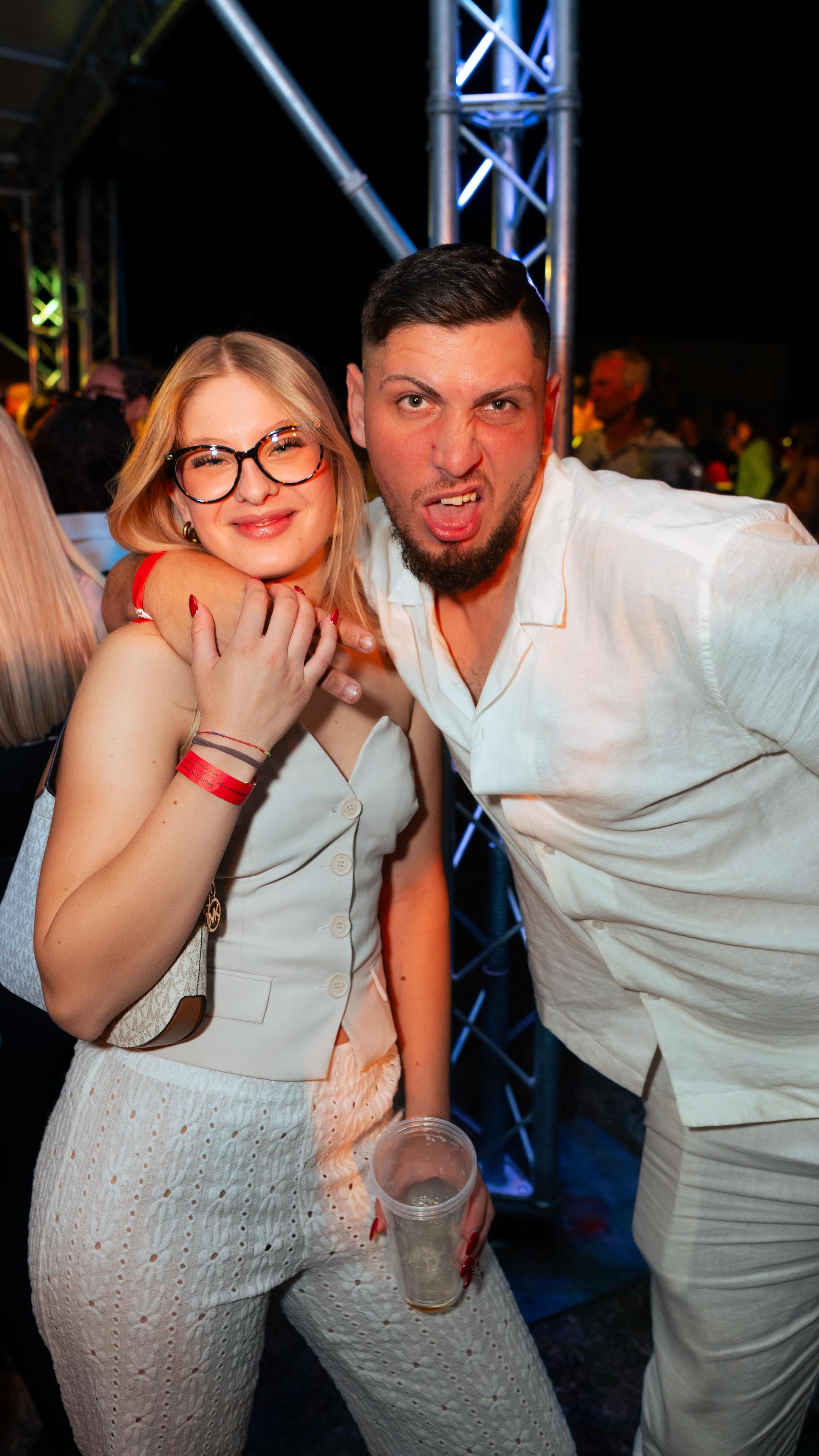 Bilder der Beach Party. (Bild: Hannes Stock)