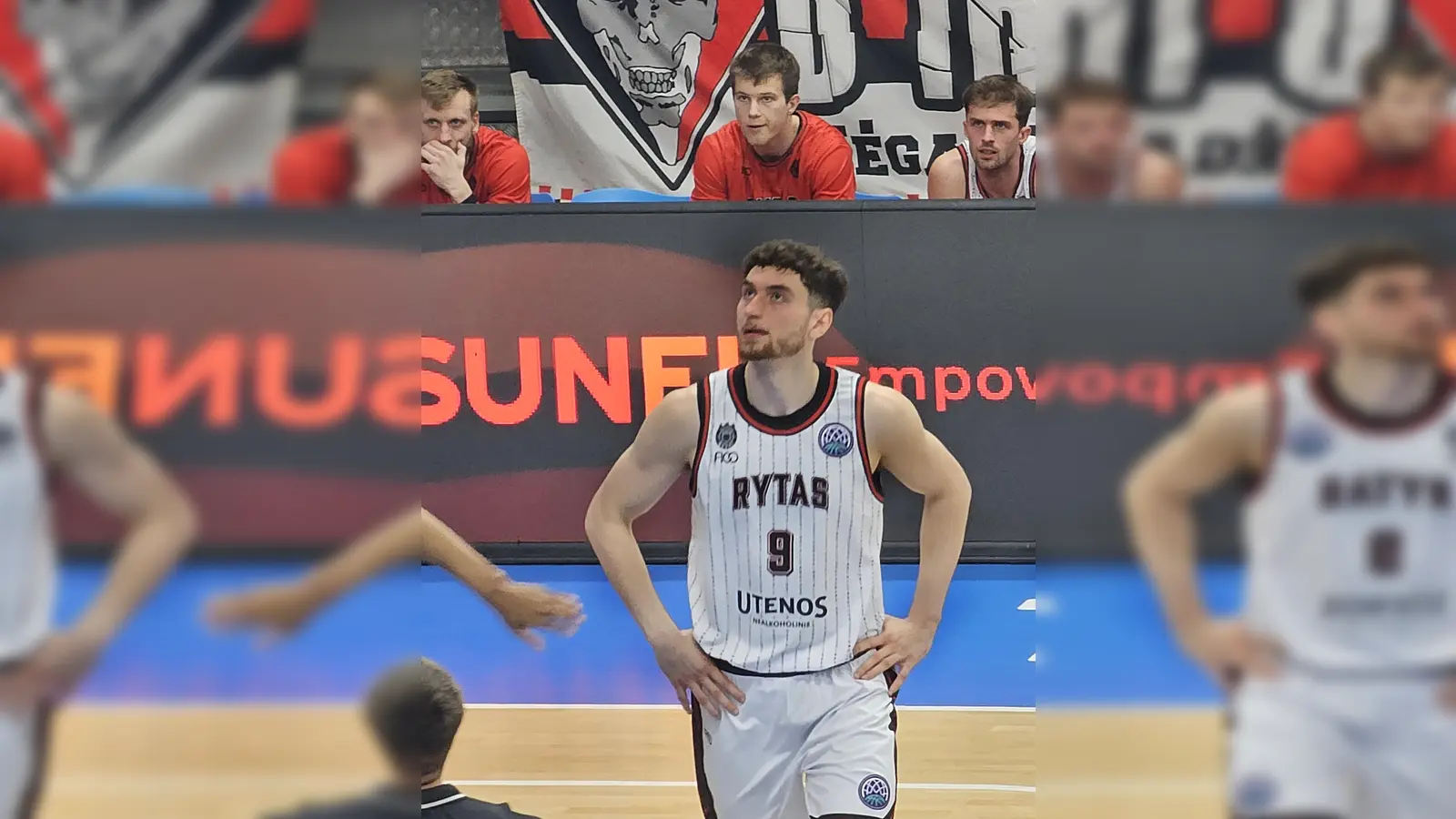 Kay Bruhnke hochkonzentriert im Viertelfinale der Champions League in Prag gegen Nymburk. (Bild: Tobias Schwarzmeier)