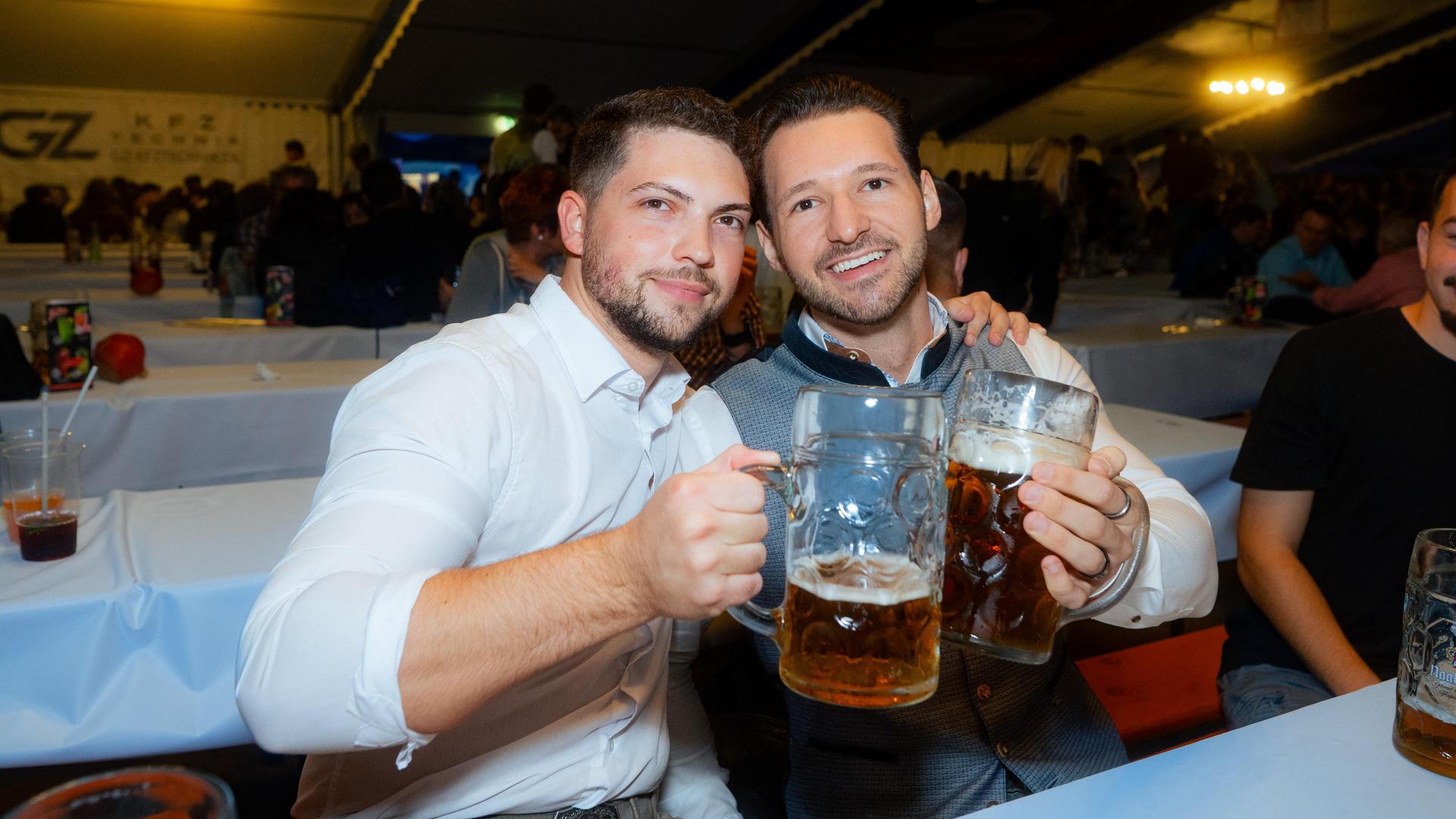 Die Bilder vom Freitag auf dem Weidener Volksfest 2025. (Bild: Hannes Stock)