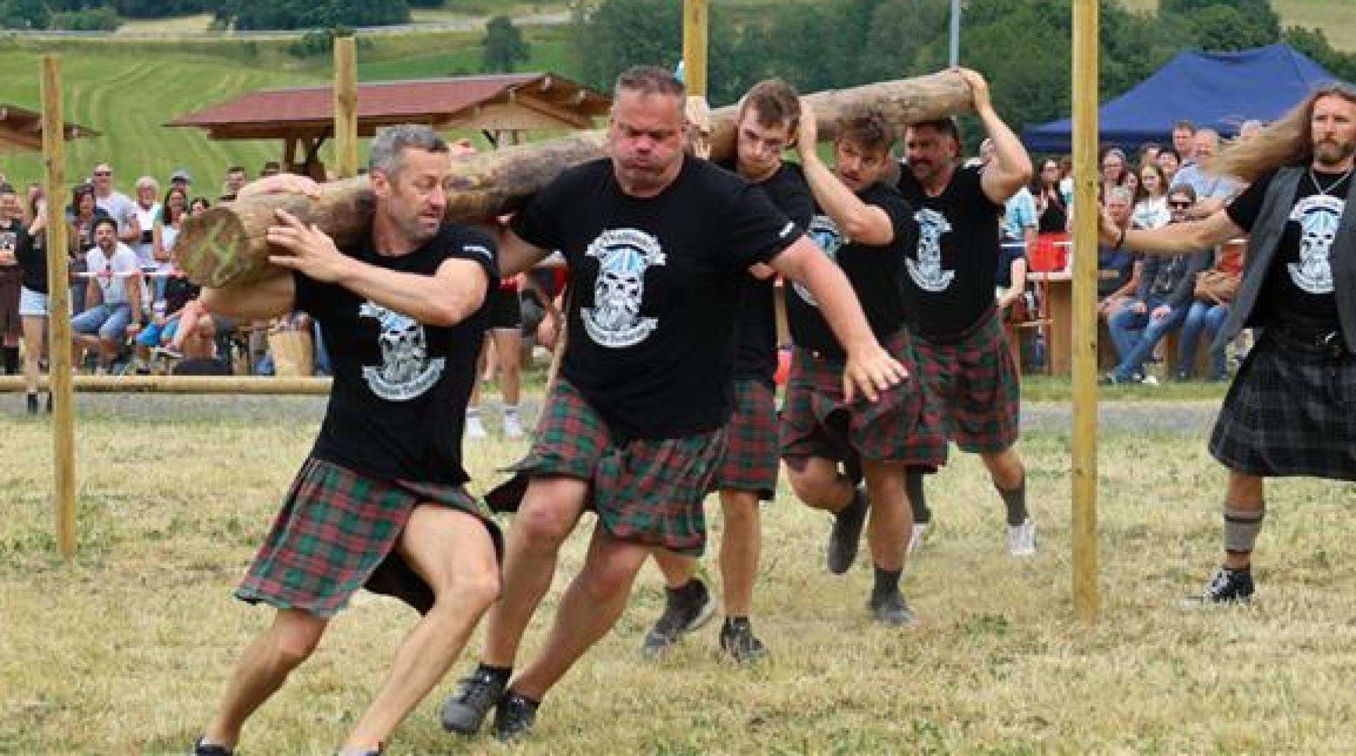 Die Mitglieder der Highländer Bavarian Barbarian geben alles bei den Games.  (Bild:  AS Photography (Andreas Sebast))