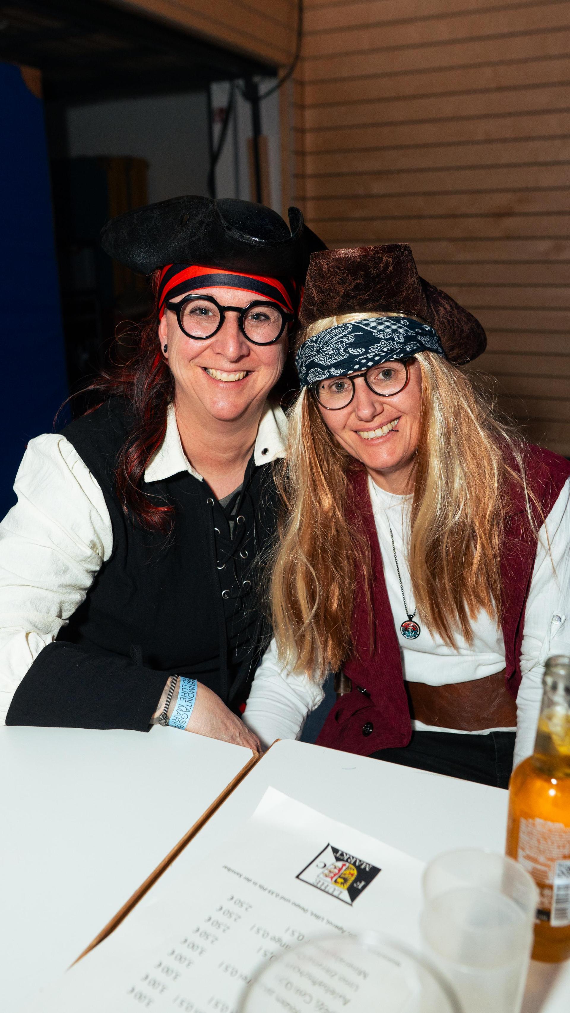 Beim Faschingsball des FC Luhe gings mit Vollgas weiter im Faschingstreiben.  (Bild: Hannes Stock)