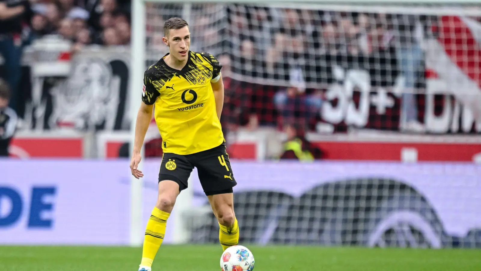 Nico Schlotterbeck hat laut Medienberichten seinen Vertrag bei Borussia Dortmund verlängert. (Archivbild: Harry Langer/dpa)