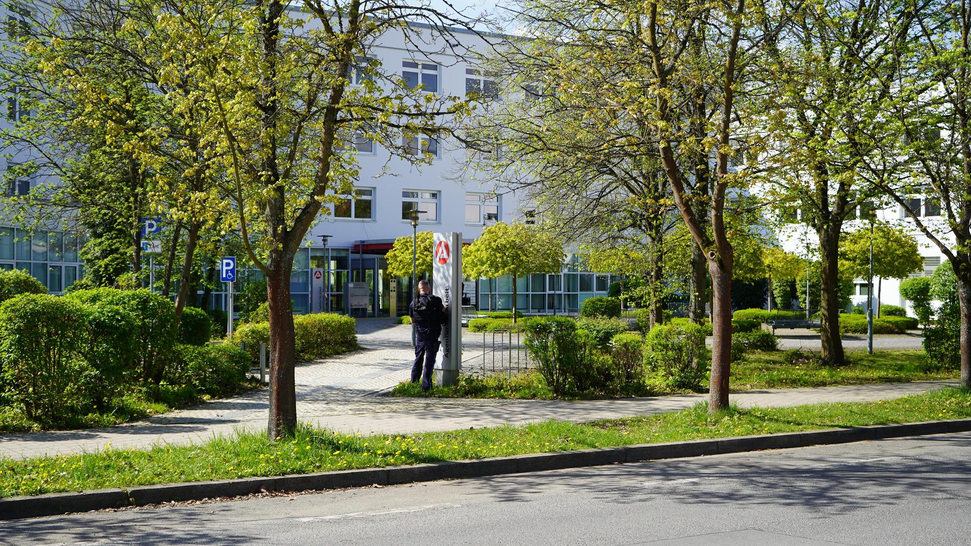 Im Gebäude der Agentur für Arbeit fand eine große Polizeiübung statt. (Bild: mcl)