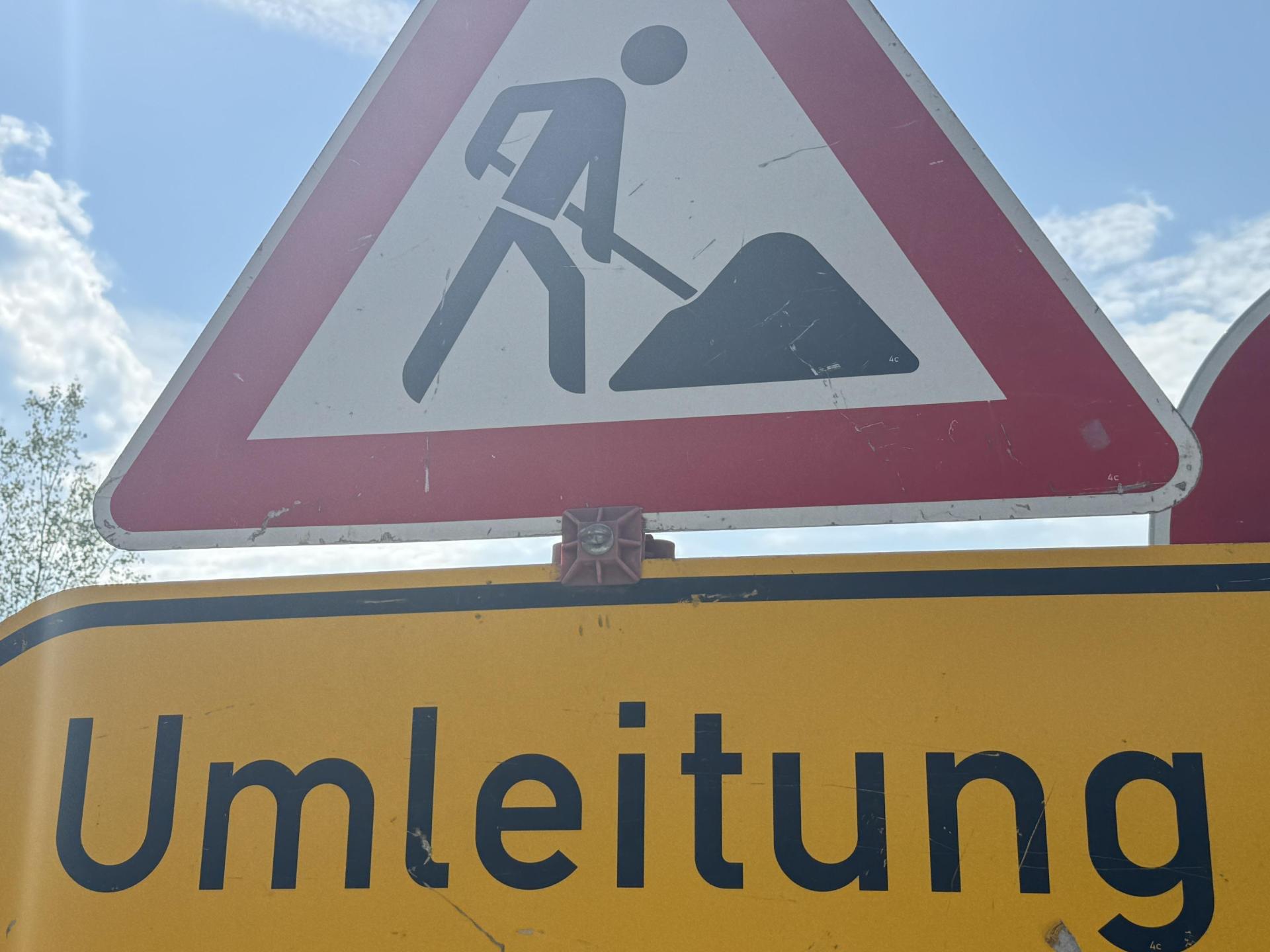 In den Landkreisen Neustadt an der Waldnaab und Tirschenreuth sind wegen Bauarbeiten ab 7. September mehrere Straßen gesperrt. (Symbolbild: Heike Unger)