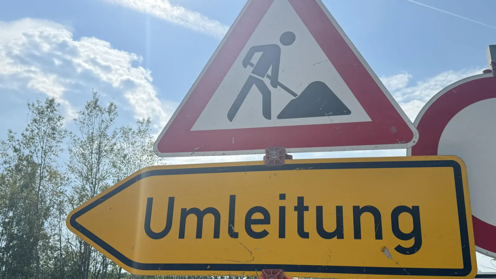 In den Landkreisen Neustadt an der Waldnaab und Tirschenreuth sind wegen Bauarbeiten ab 7. September mehrere Straßen gesperrt. (Symbolbild: Heike Unger)