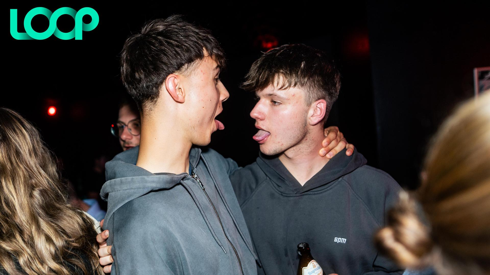 Die „School is out”-Party im Loop. (Bild: Hannes Stock)
