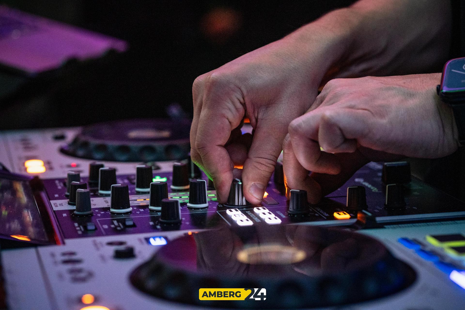 Black-Party in der Walküre Skybar. <br> (Bild: Justus Gregor)