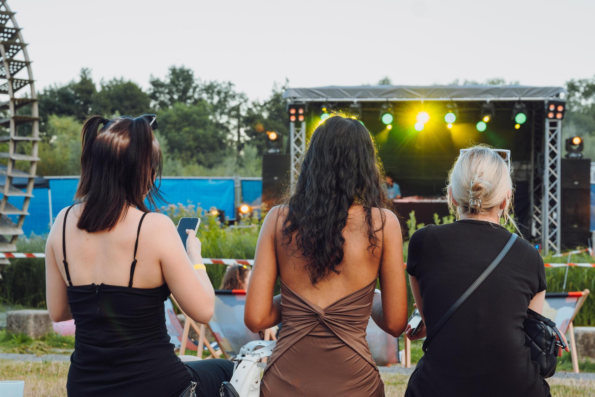 Shisha, Drinks und guter Hip-Hop. So war&#39;s am Hip-Hop BBQ in Amberg.  (Bild: Denise Helmschrott)