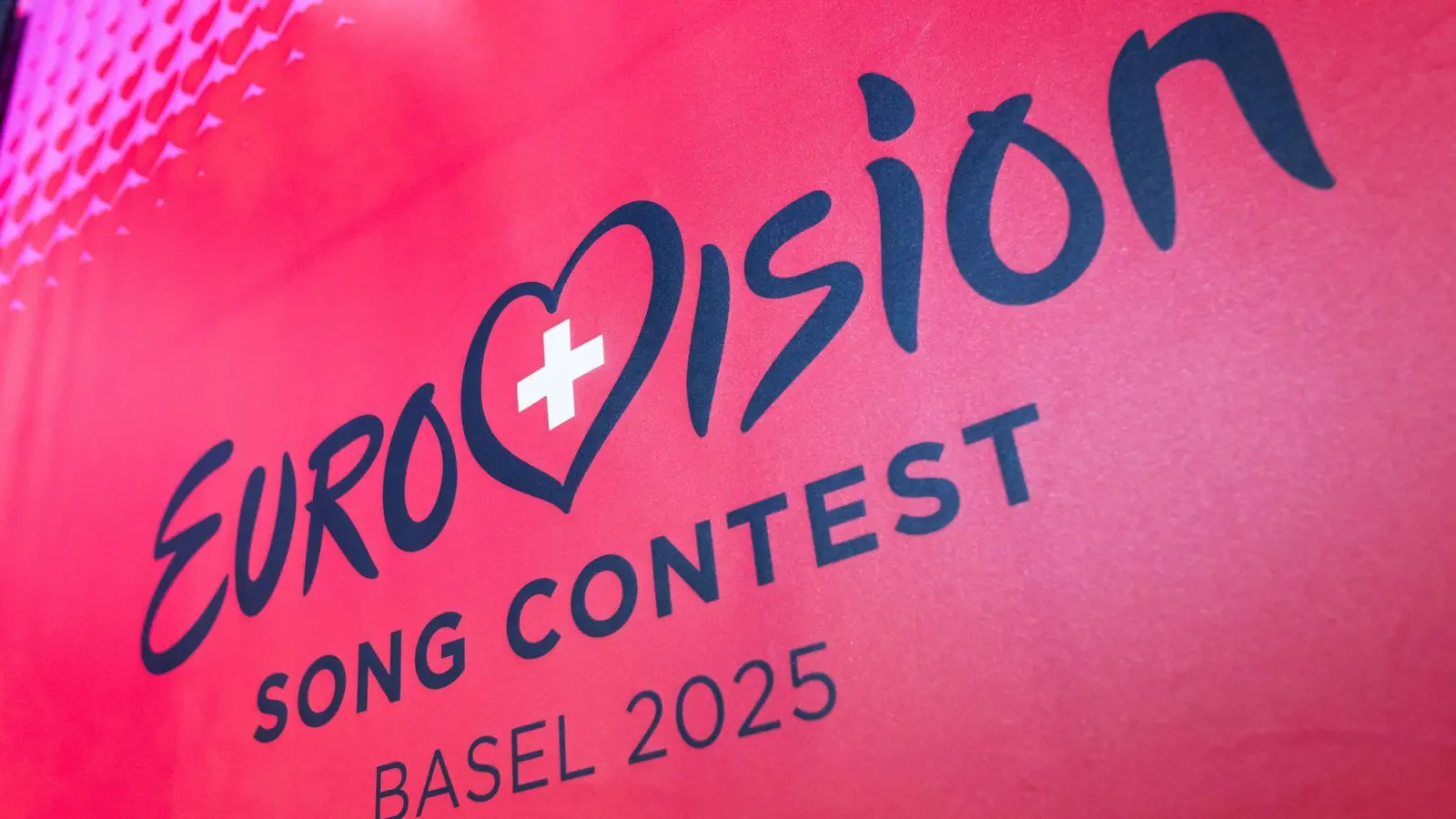 Da wollen sie alle hin: Die Kandidaten für den deutschen Vorentscheid zum ESC in Basel stehen fest. (Archivbild) (Bild: Philipp von Ditfurth/dpa)