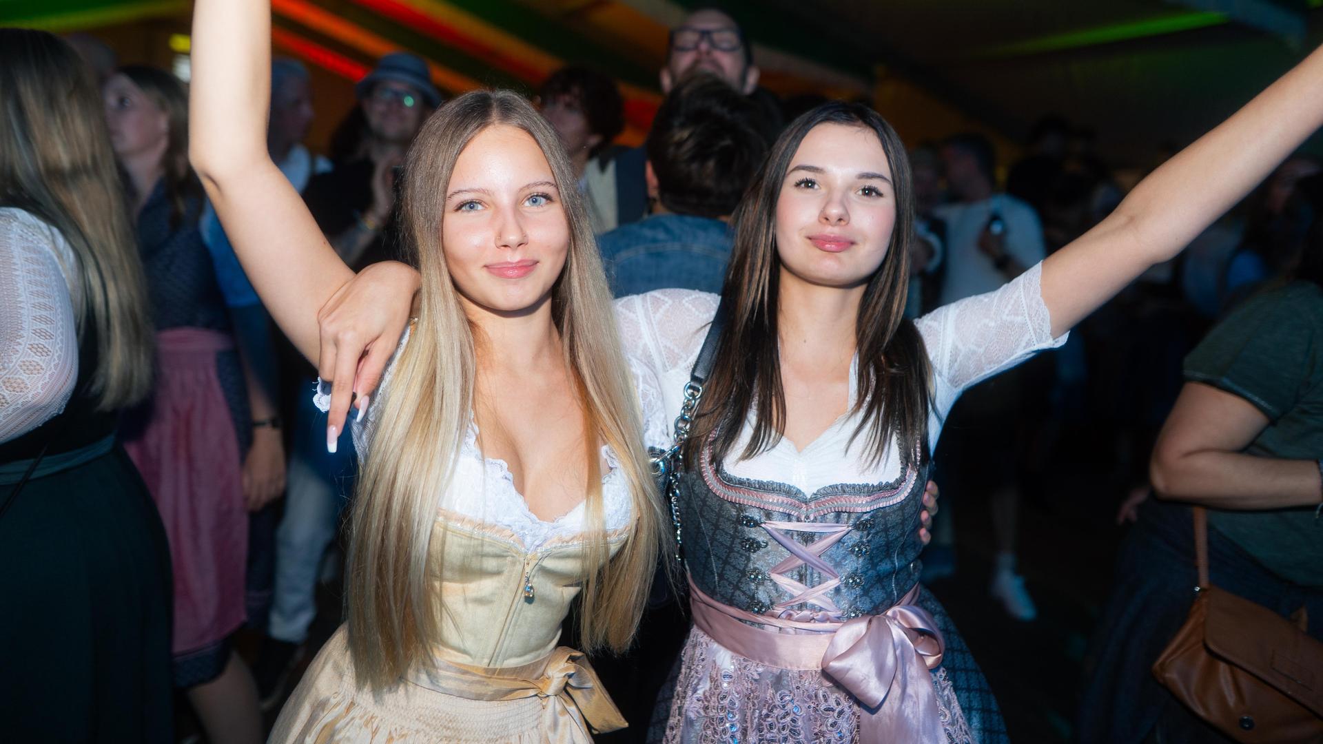 Wernberg feiert Kirwa, die Stoapfälzer Spitzbuam liefern die Musik zum Fest. (Bild: Hannes Stock)