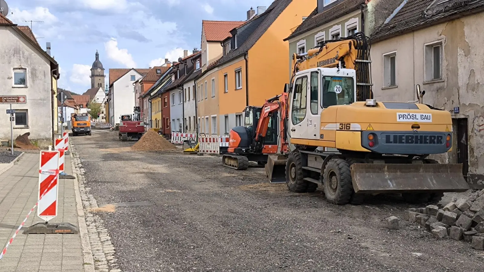 Die Straße in der Untere Vorstadt soll im Winter, wenn die Bauarbeiten ruhen, teilweise geöffnet werden. (Bild: jma)