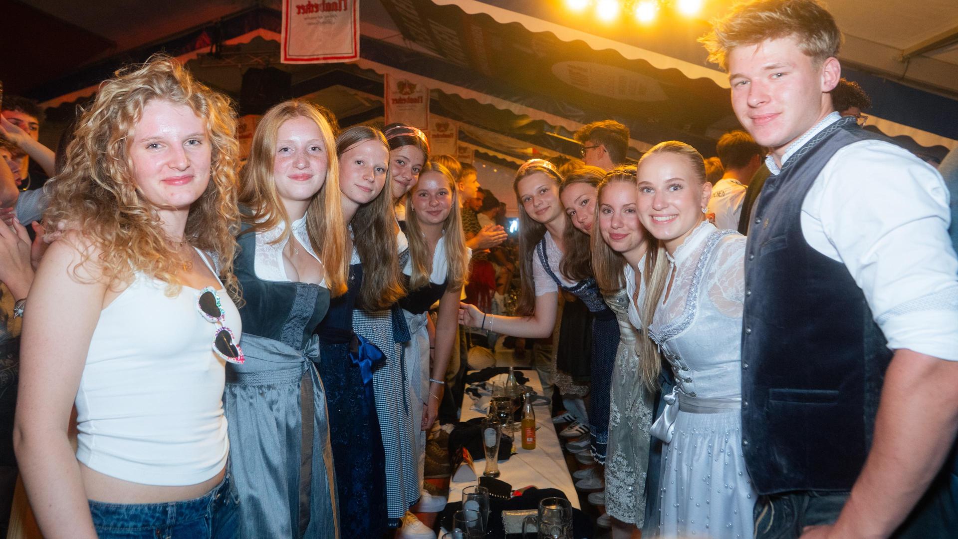 Die Bilder vom Freitag auf dem Weidener Volksfest 2025. (Bild: Hannes Stock)