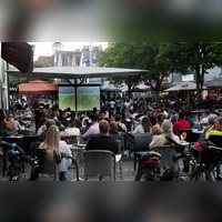 So sah das Public Viewing in der Weidener Fußgängerzone bei der Euro 2020 aus. (Bild: Gabi Schönberger)