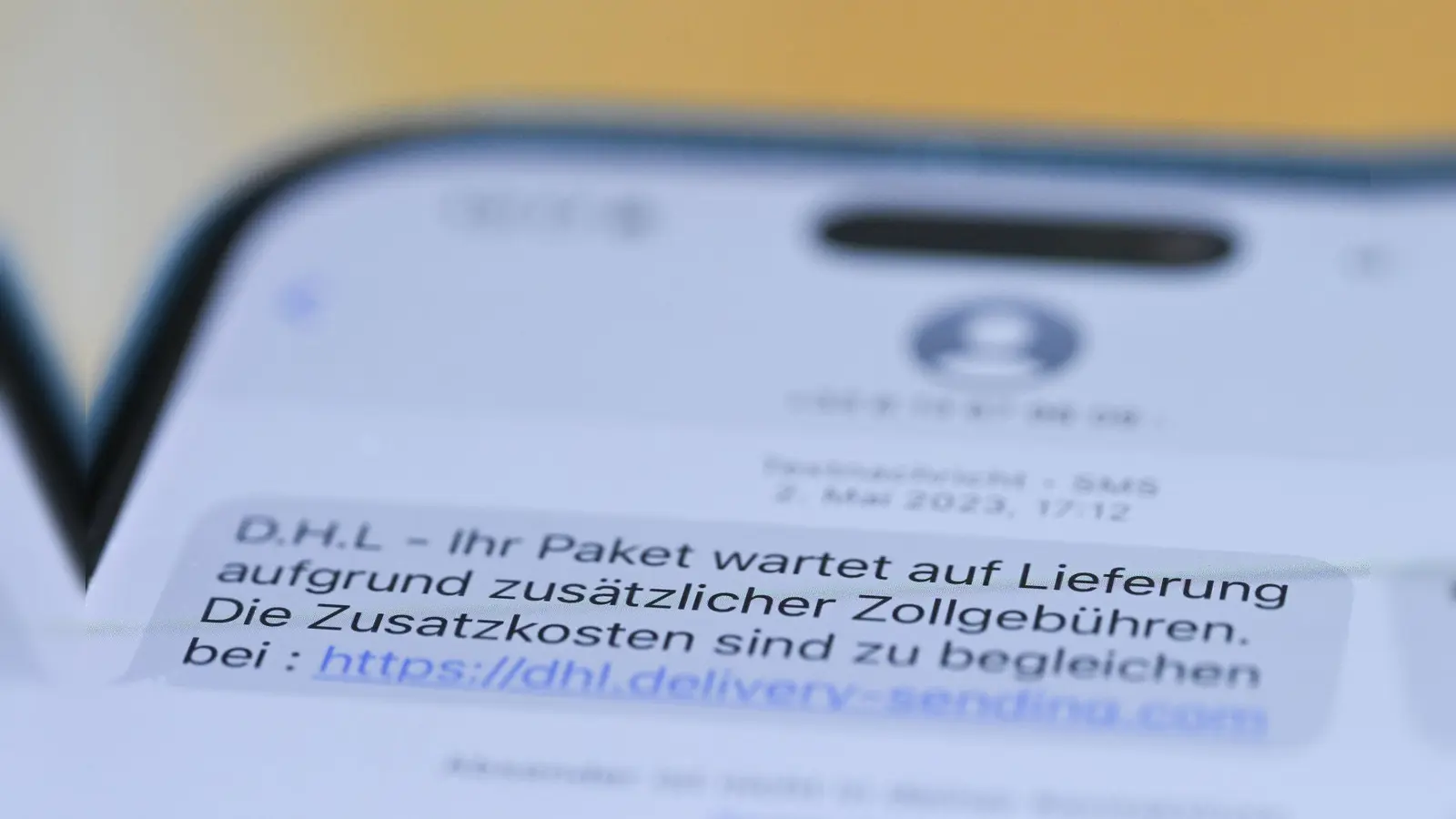 Die Deutsche Telekom will vom 1. April an betrügerischen SMS blockieren. (Bild: Wolf von Dewitz/dpa-Zentralbild/dpa)