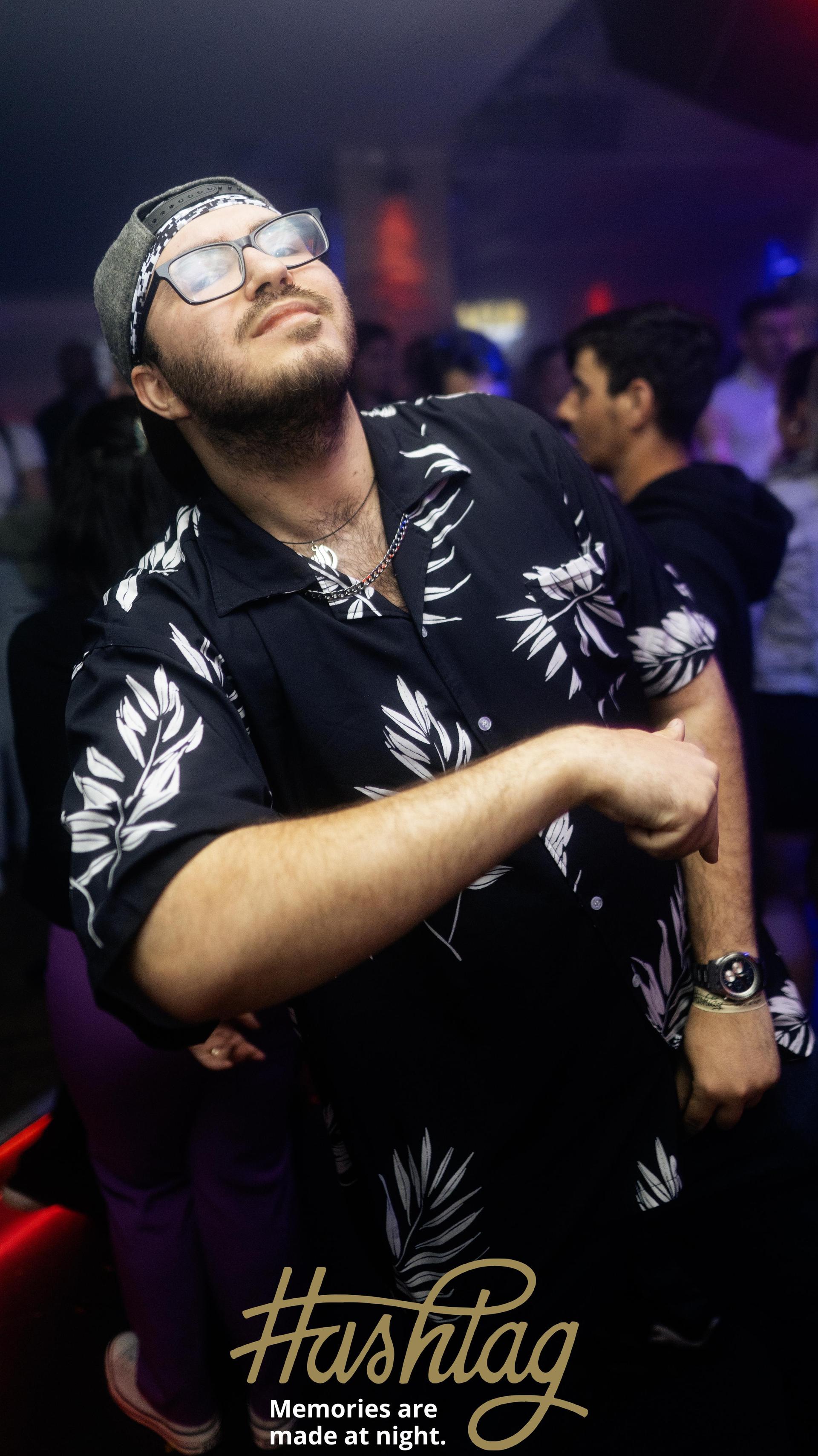 Die „Blackedout”-Party im Hashtag. (Bild: Hannes Stock)