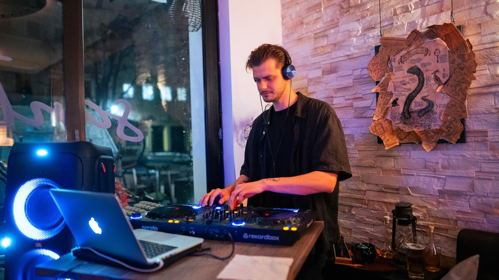 Im SantoRino gab es als Gegenprogramm zum Fasching eine „Magic &amp; House Music Night”. (Bild: Hannes Stock)