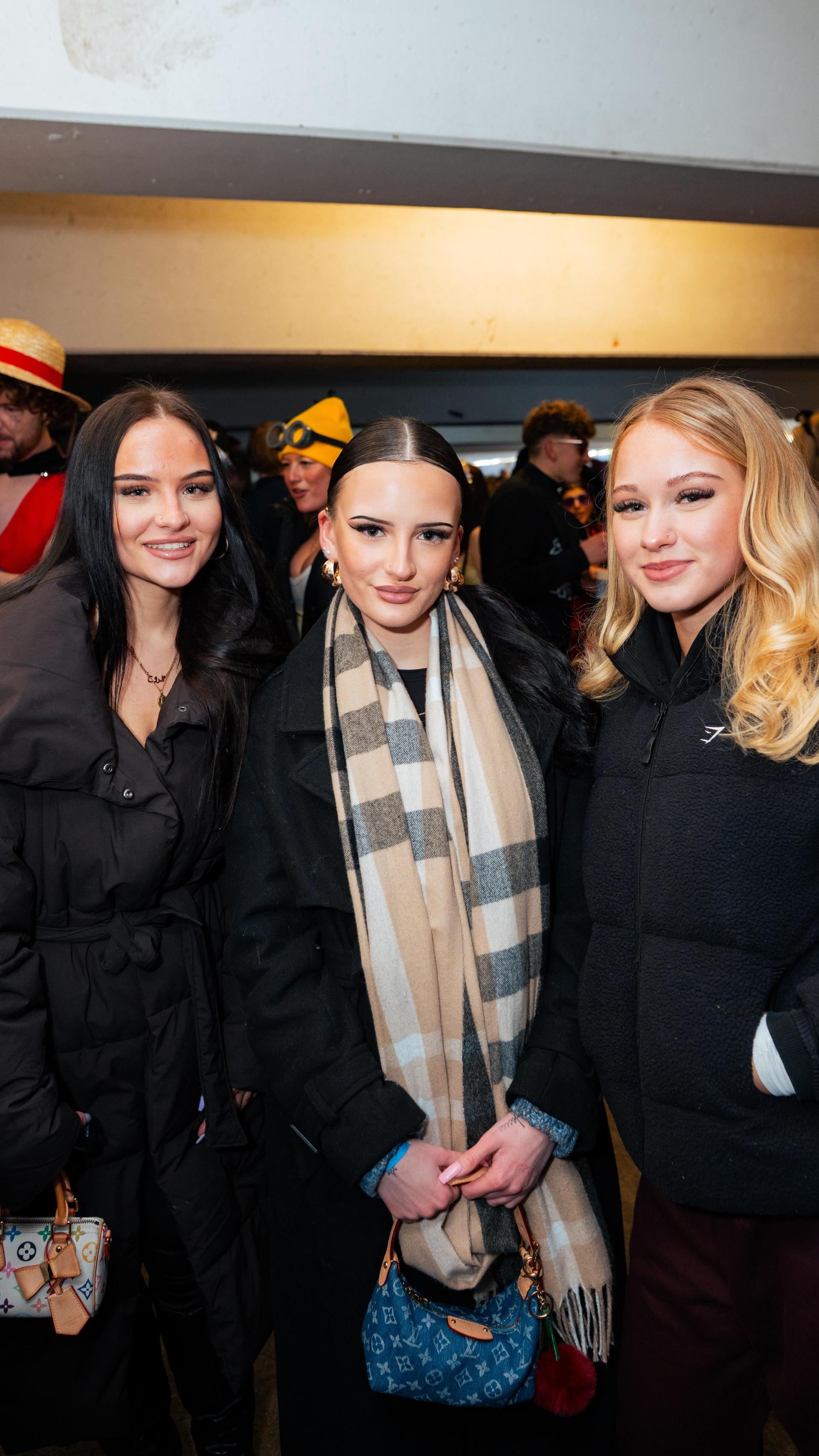 Erst Faschingszug, dann Afterparty in Neustadt. Wir haben die Bilder.  (Bild: Hannes Stock)