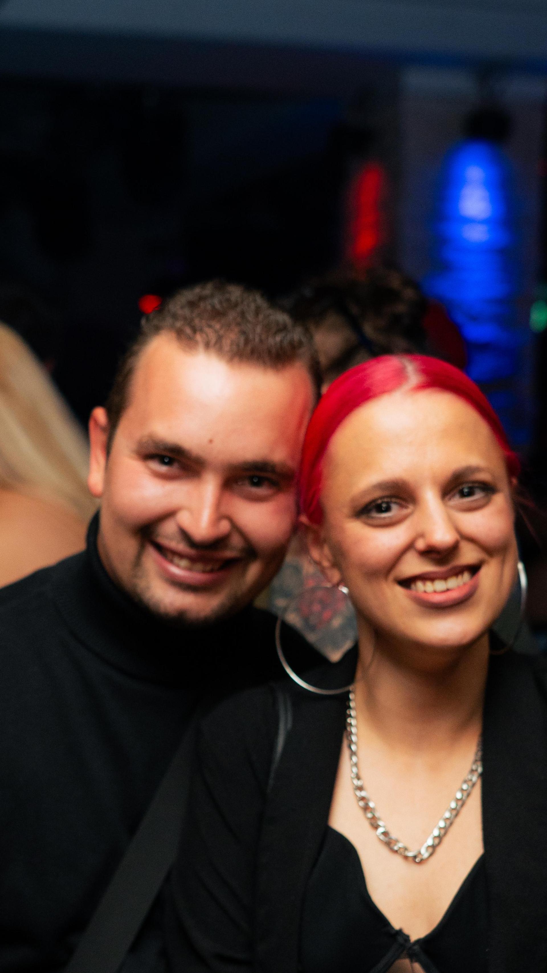 Gemeinsam durch die Partynacht. (Bild: Hannes Stock)