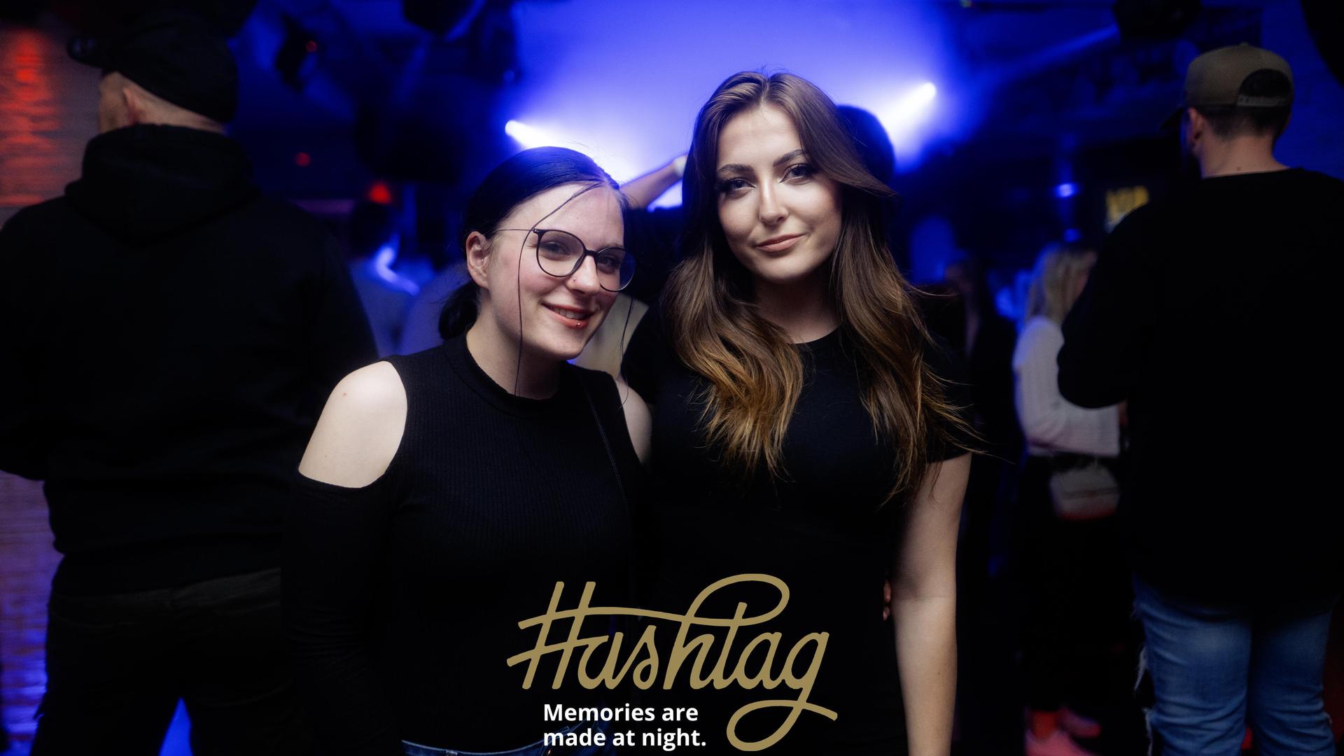 Die „Blackedout”-Party im Hashtag. (Bild: Hannes Stock)