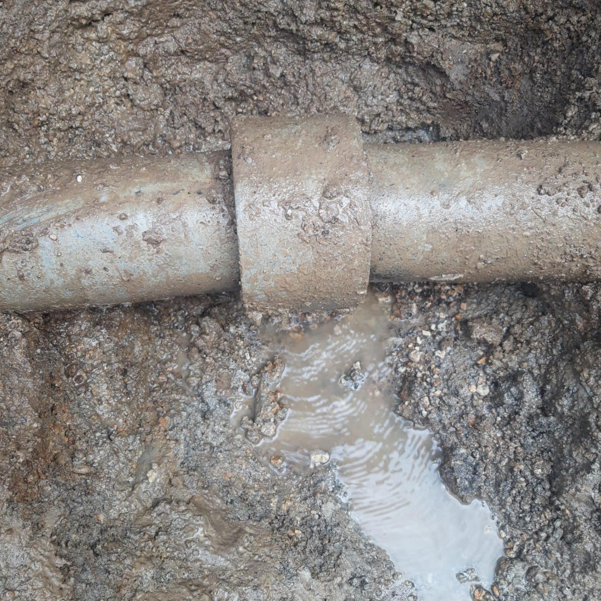 Nach Problemen mit dem Wasserleitungssystem muss in Theisseil weiterhin das Wasser abgekocht werden. (Archivbild: wro)