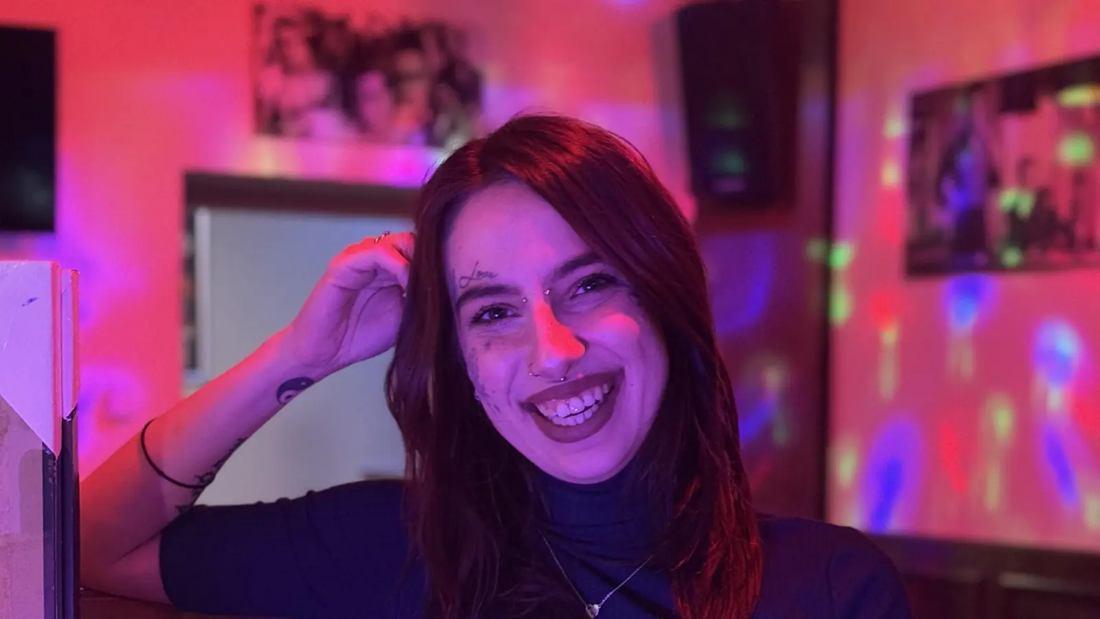 Inhaberin Larissa Gmeiner öffnet wieder die „Reverse”-Bar in Weiden. (Archivbild: Dominik Mark)