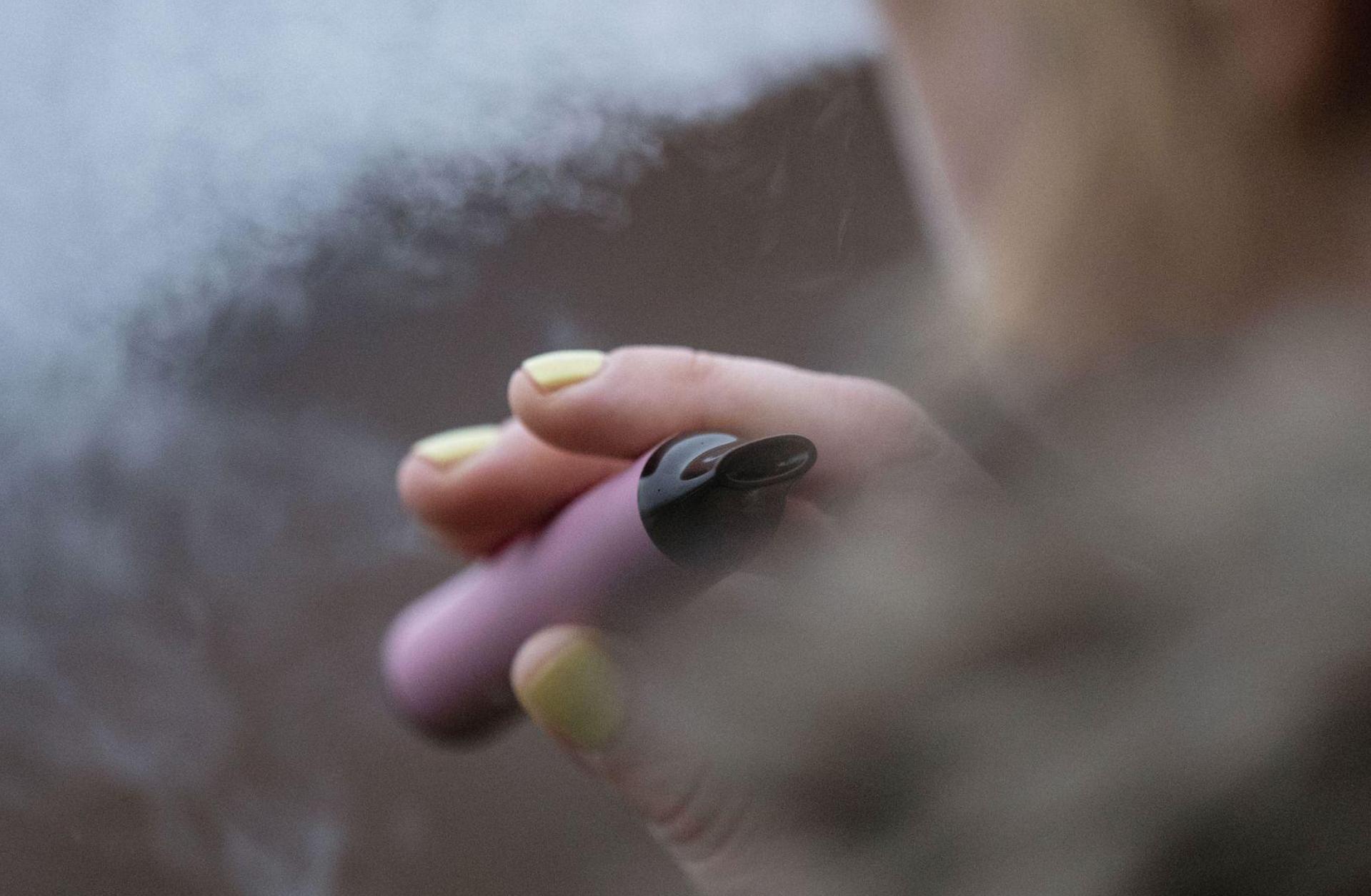 Bei synthetischen Opioiden wie Fentanyl oder Nitazenen liegt die wirksame Dosis oft nah an der tödlichen. (Symbolbild) (Bild: Marijan Murat/dpa)