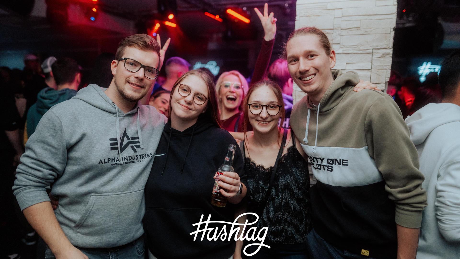 Bei der „Hashtag Saturday”-Partyim Hashtag Weiden sorgte <b>DJ RobVEE</b> für den passenden Sound. (Bild: Sebastian Reiter)