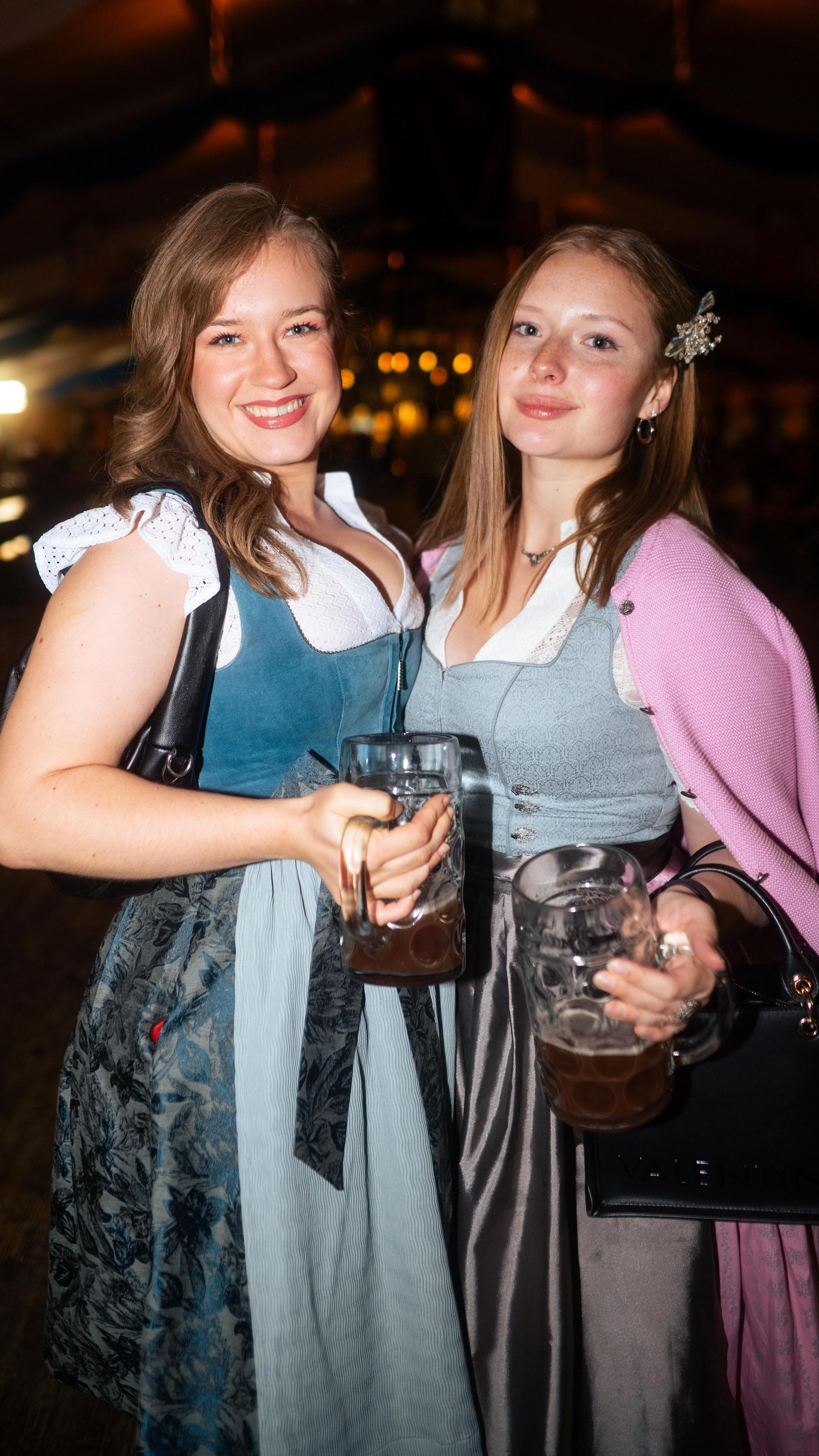 Auch am Sonntag habt ihr auf der Flosser Kirwa eine gute Figur in Dirndl und Lederhosen gemacht! (Bild: Hannes Stock)