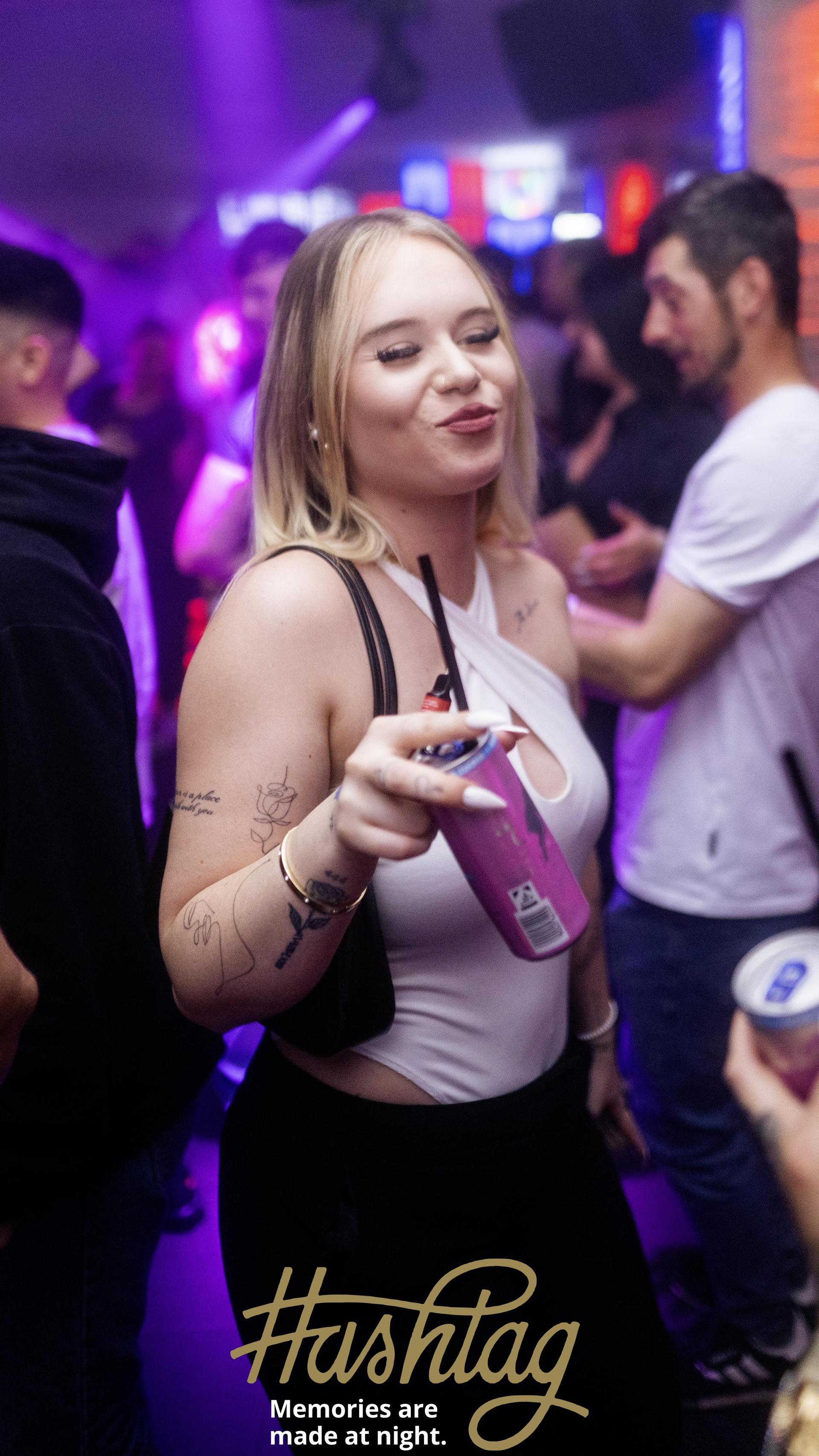 Die „Blackedout”-Party im Hashtag. (Bild: Hannes Stock)