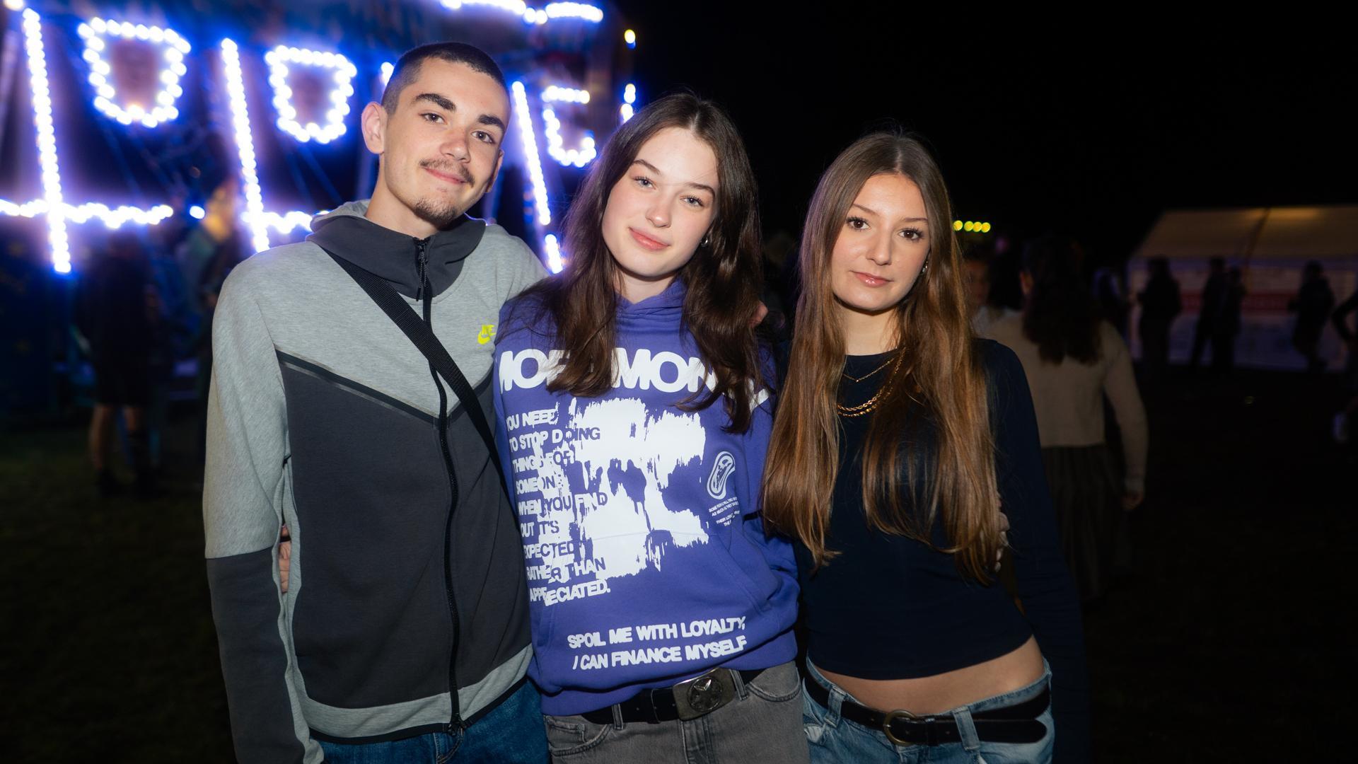 Die Quertreiber rocken am Samstagabend das Festzelt bei der Kirwa in Wernberg.  (Bild: Hannes Stock)