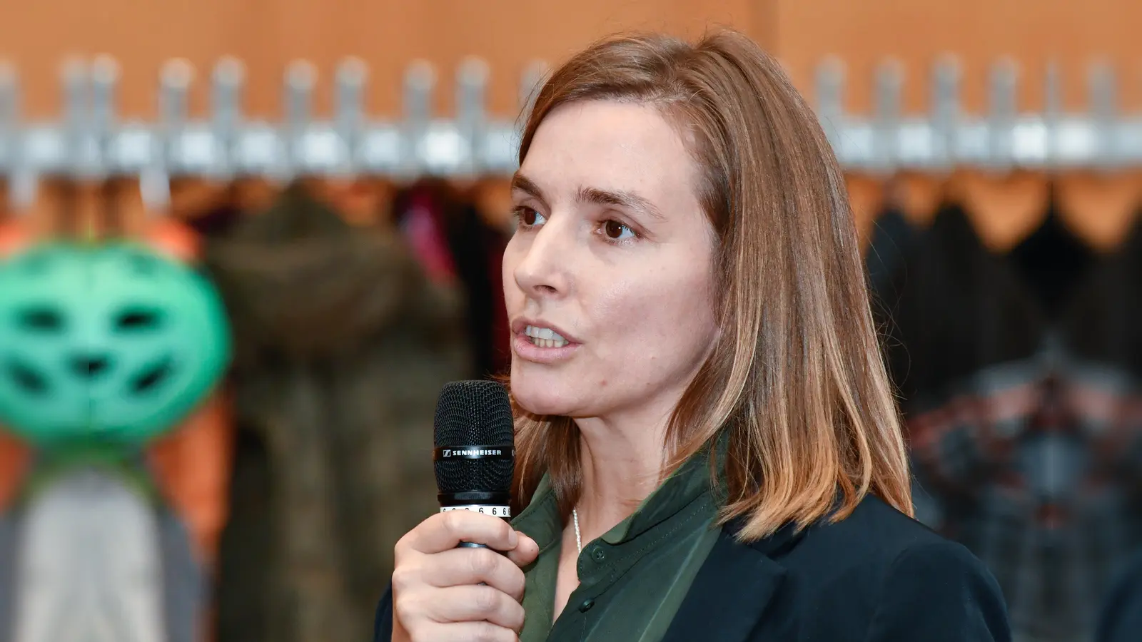 Die Grünen-Stadträtin und Landtagsabgeordnete Laura Weber aus Weiden sagt, sie habe den Vorfall am Aschermittwoch als „ziemlich übergriffig” empfunden.  (Archivbild: Petra Hartl)
