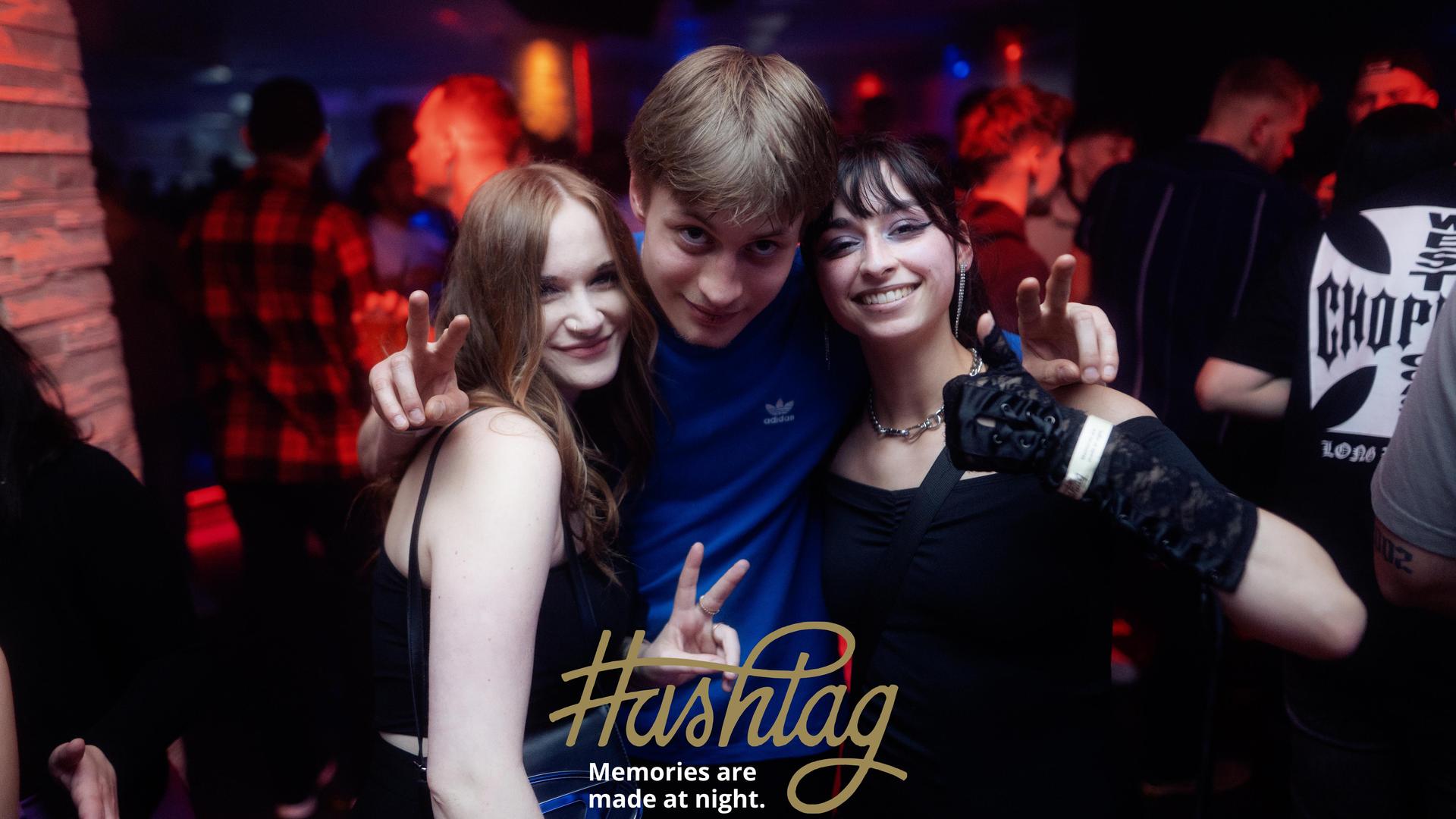 Die „Blackedout”-Party im Hashtag. (Bild: Hannes Stock)