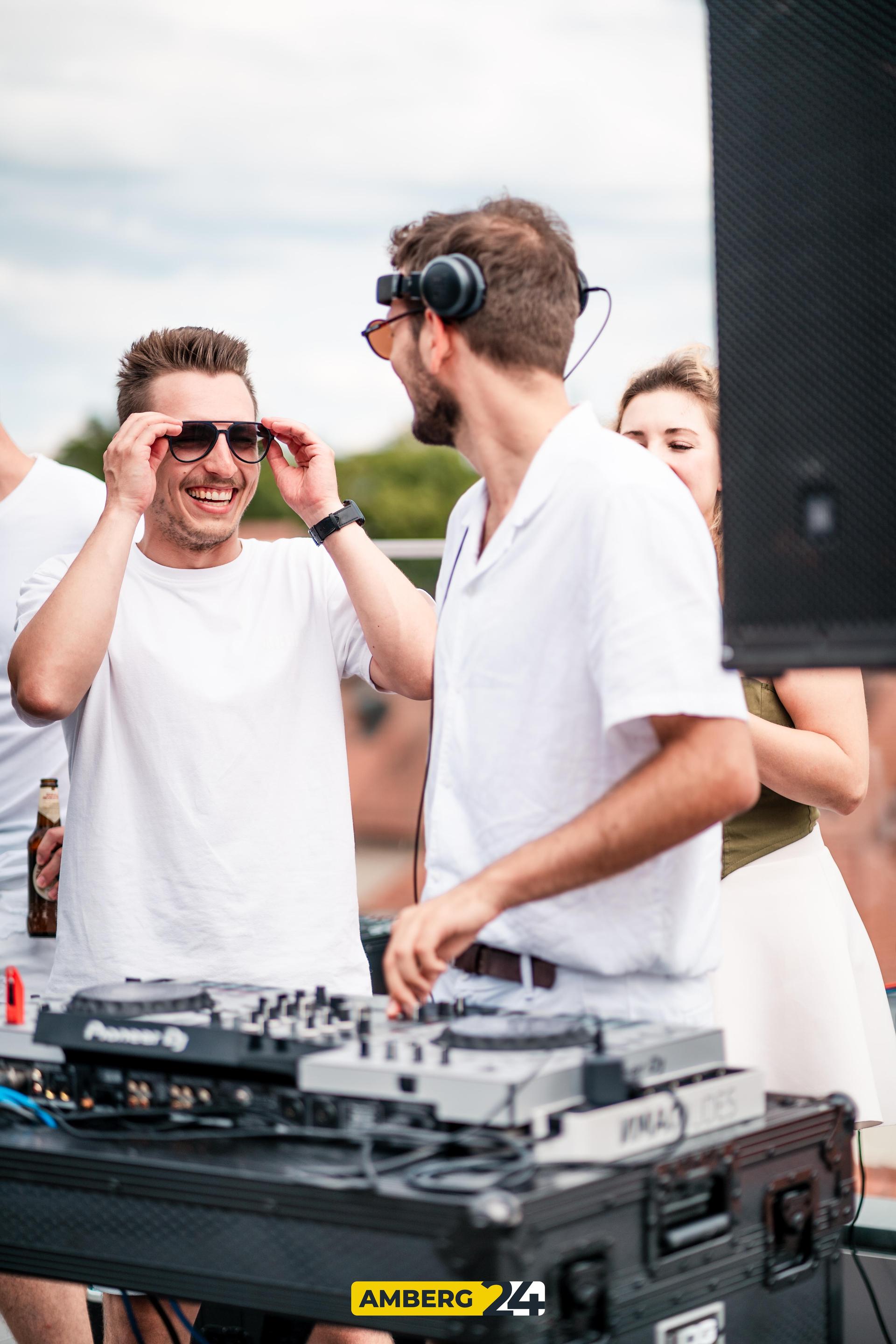 Die White Party in der Walküre Skybar. (Bild: Justus Gregor)