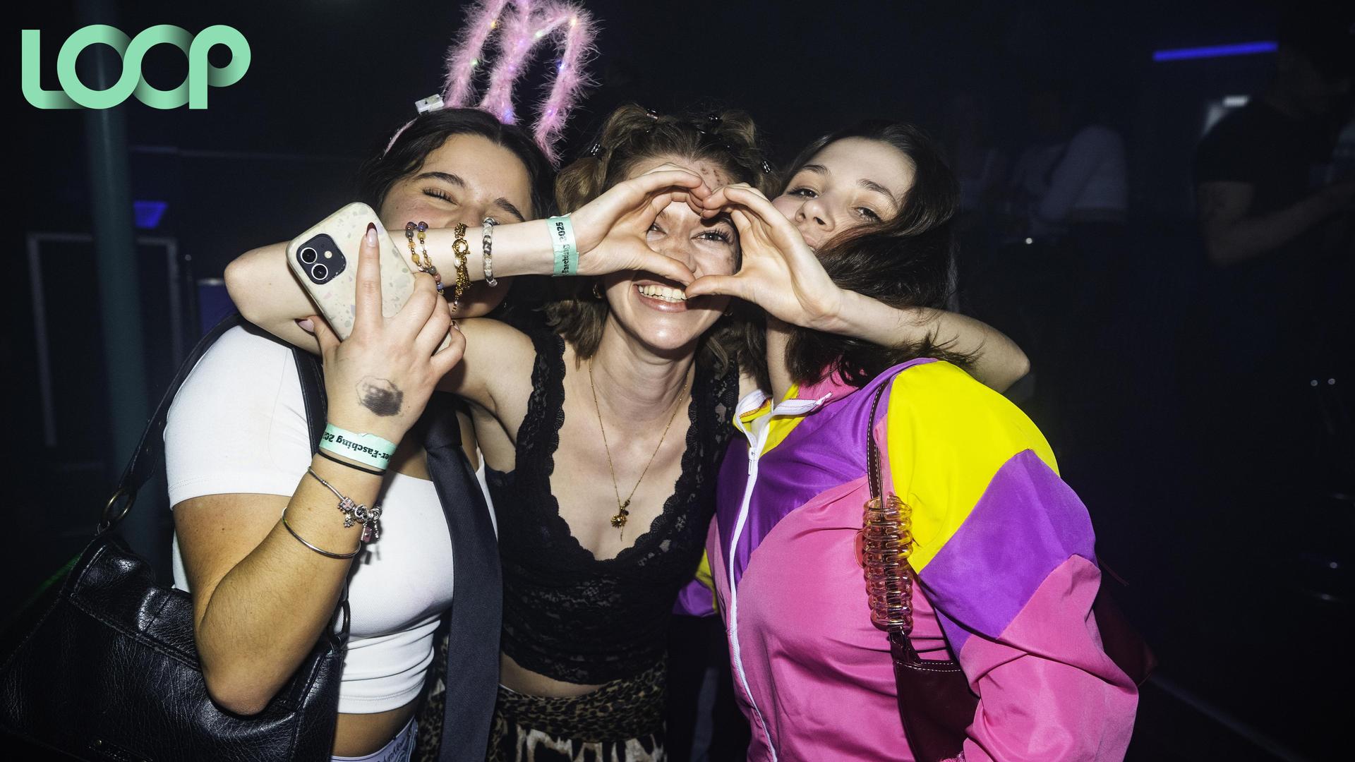 Das Kepler-Gymnasium hat die Aftershow-Party im Loop Weiden gefeiert.  (Bild: Hannes Stock)