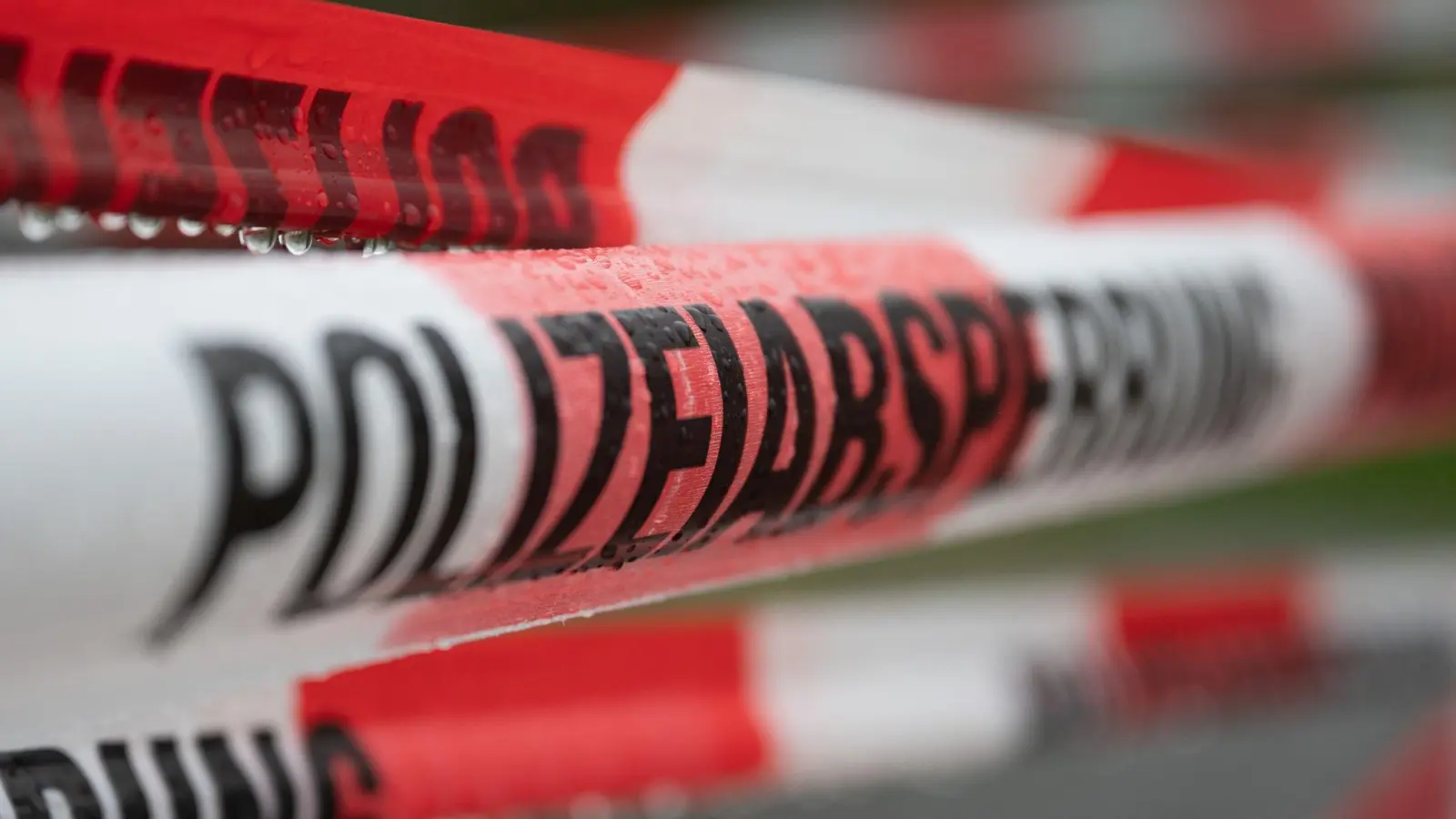 Viele Fragen sind noch offen. (Symbolbild) (Bild: Sebastian Kahnert/dpa)