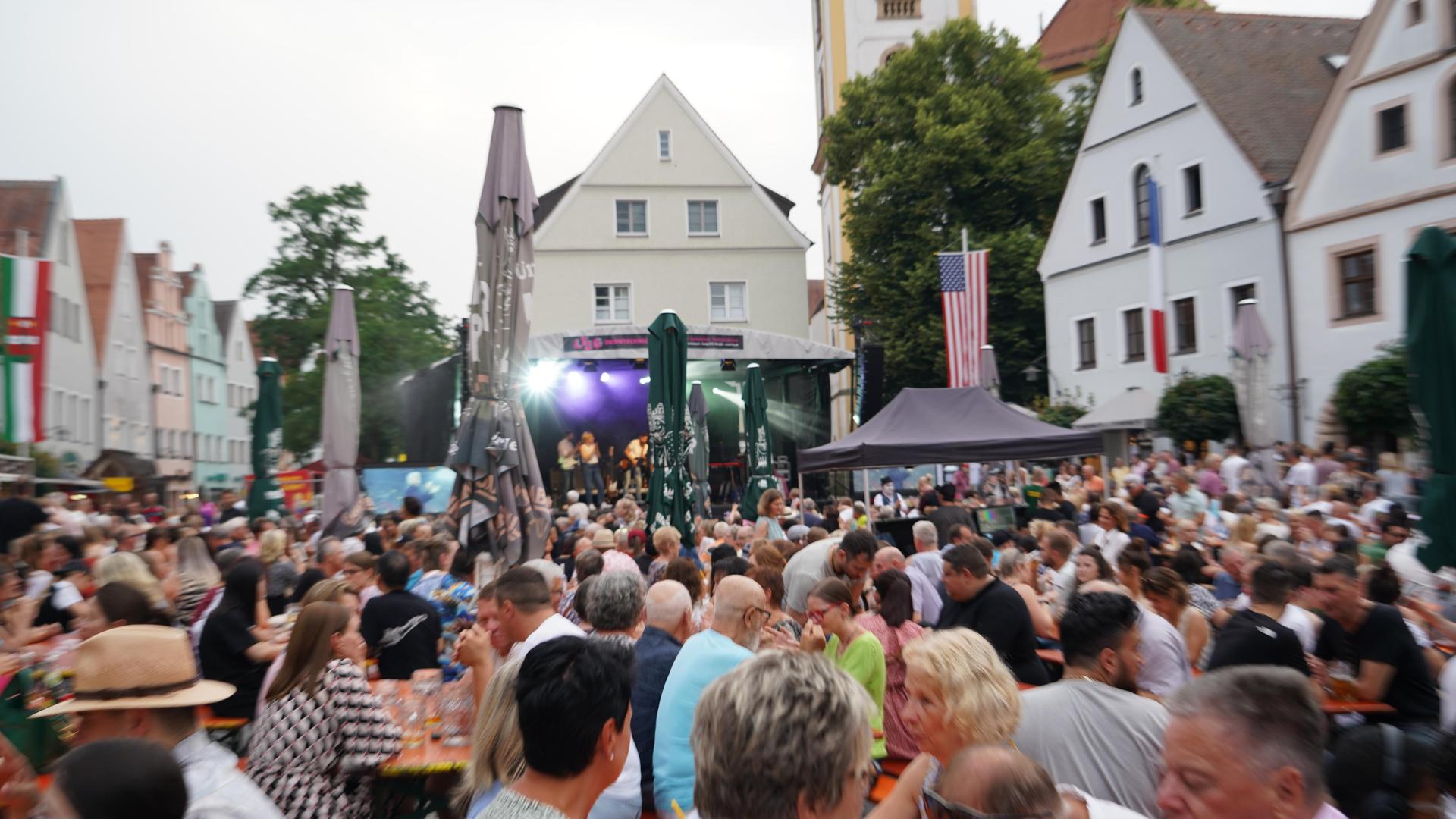 Public Viewing und Warm-up zum Bürgerfest 2024.  (Bild: mcl)