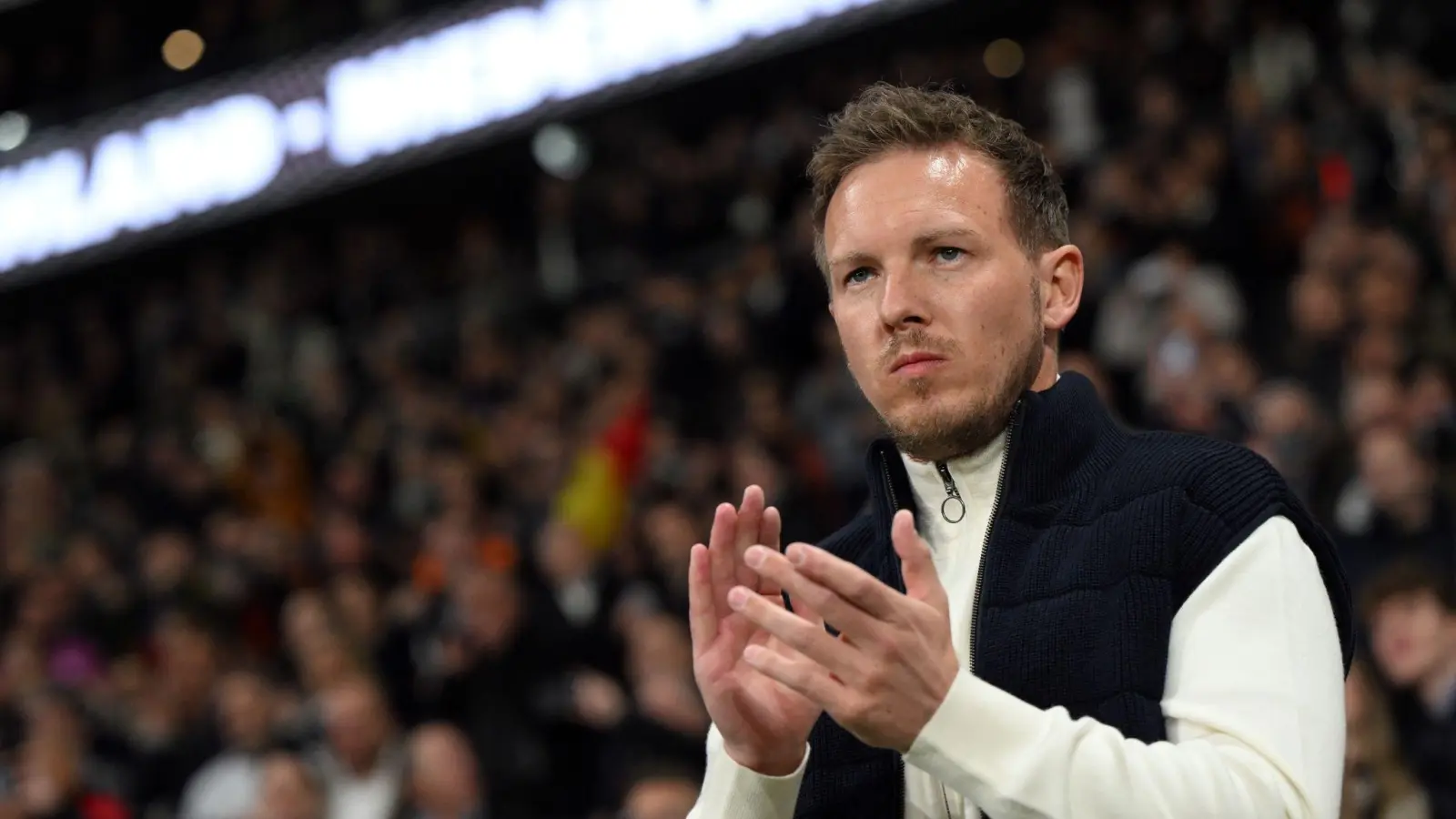 Deutschlands Bundestrainer Julian Nagelsmann vor dem Spiel. (Bild: Federico Gambarini/dpa)