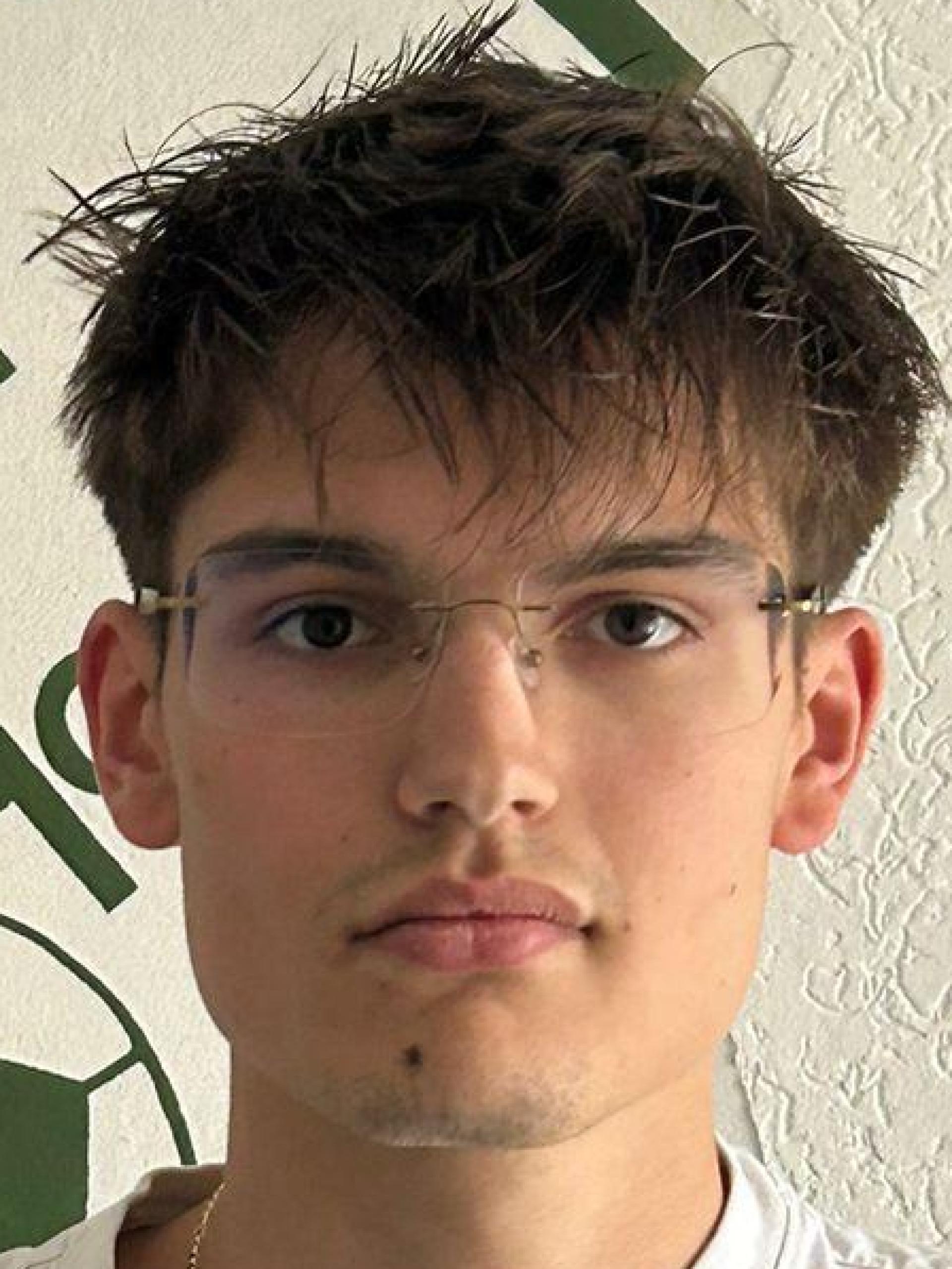 Elias Thiem trägt ab Sommer das Trikot des FC Schlicht. Er kommt vom FC Amberg. (Bild: Thomas Hüttner)