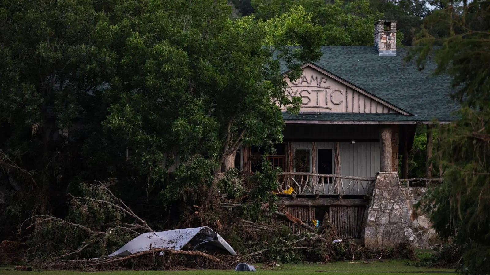 Das „Camp Mystic“ am Guadalupe River wurde von den Überschwemmungen überrascht. (Bild: Eli Hartman/AP/dpa)