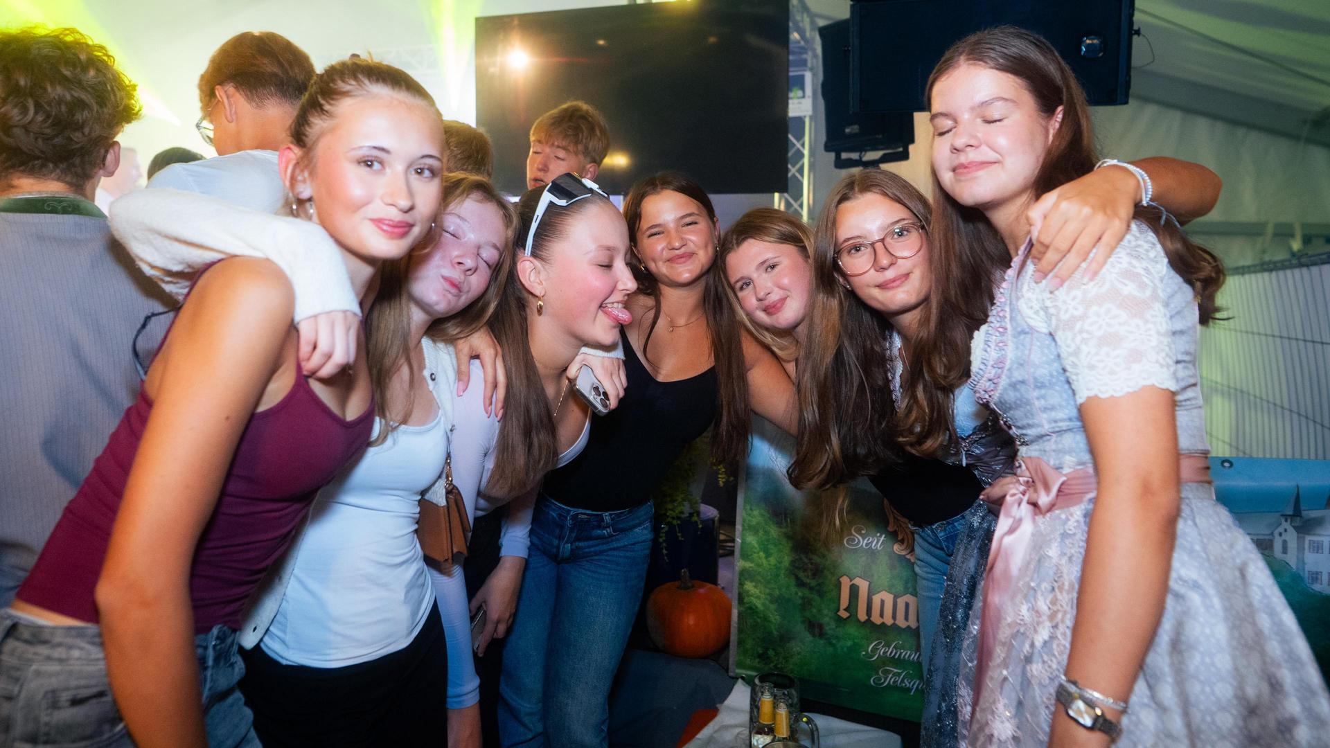 Die Bilder vom Freitag auf dem Weidener Volksfest 2025. (Bild: Hannes Stock)