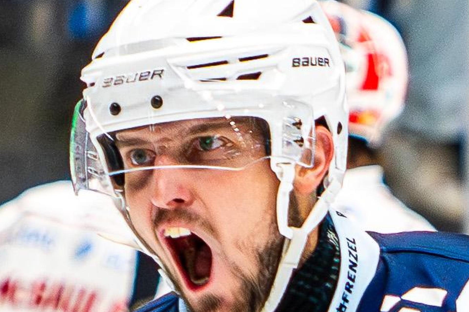 Um den verletzten Blue-Devils-Kapitän Tomas Rubes gibt es aktuell Wechselgerüchte. (Archivbild: Elke Englmaier)