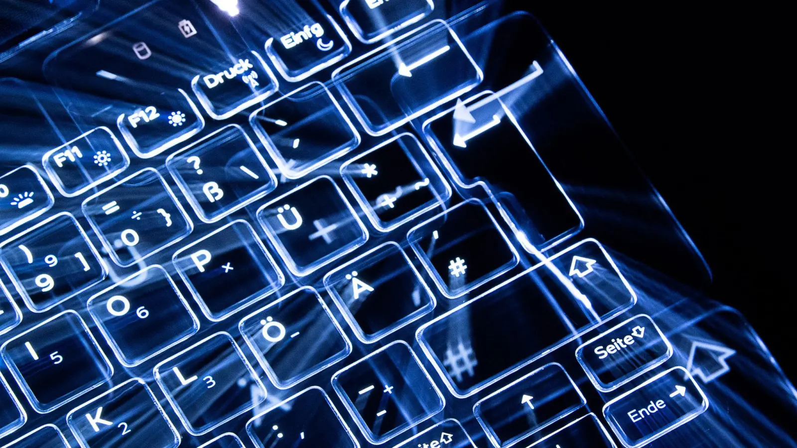 Das Medizinische Versorgungszentrum (MVZ) Nordoberpfalz hat nach einem Cyberangriff zwei seiner Standorte vorübergehend geschlossen.  (Symbolbild: Sebastian Gollnow/dpa)