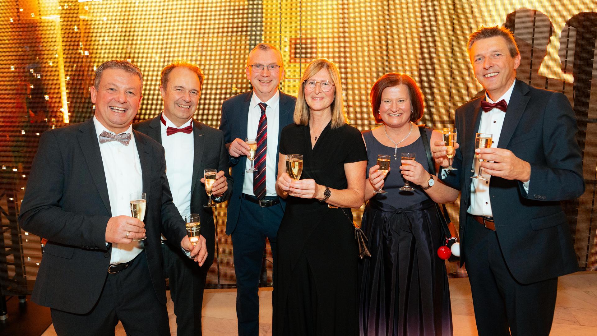 Am Samstag wurde es in der Weidener Max-Reger-Halle außergewöhnlich festlich. (Bild: Hannes Stock)