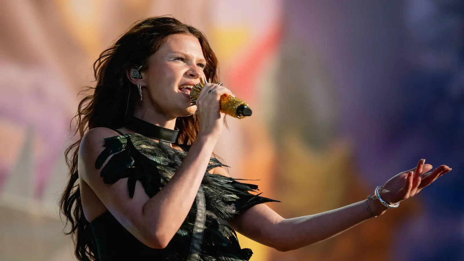 Ikkimel ist eine der gefragtesten Musikerinnen Deutschlands. (Archivbild) (Bild: Jacob Schröter/dpa)