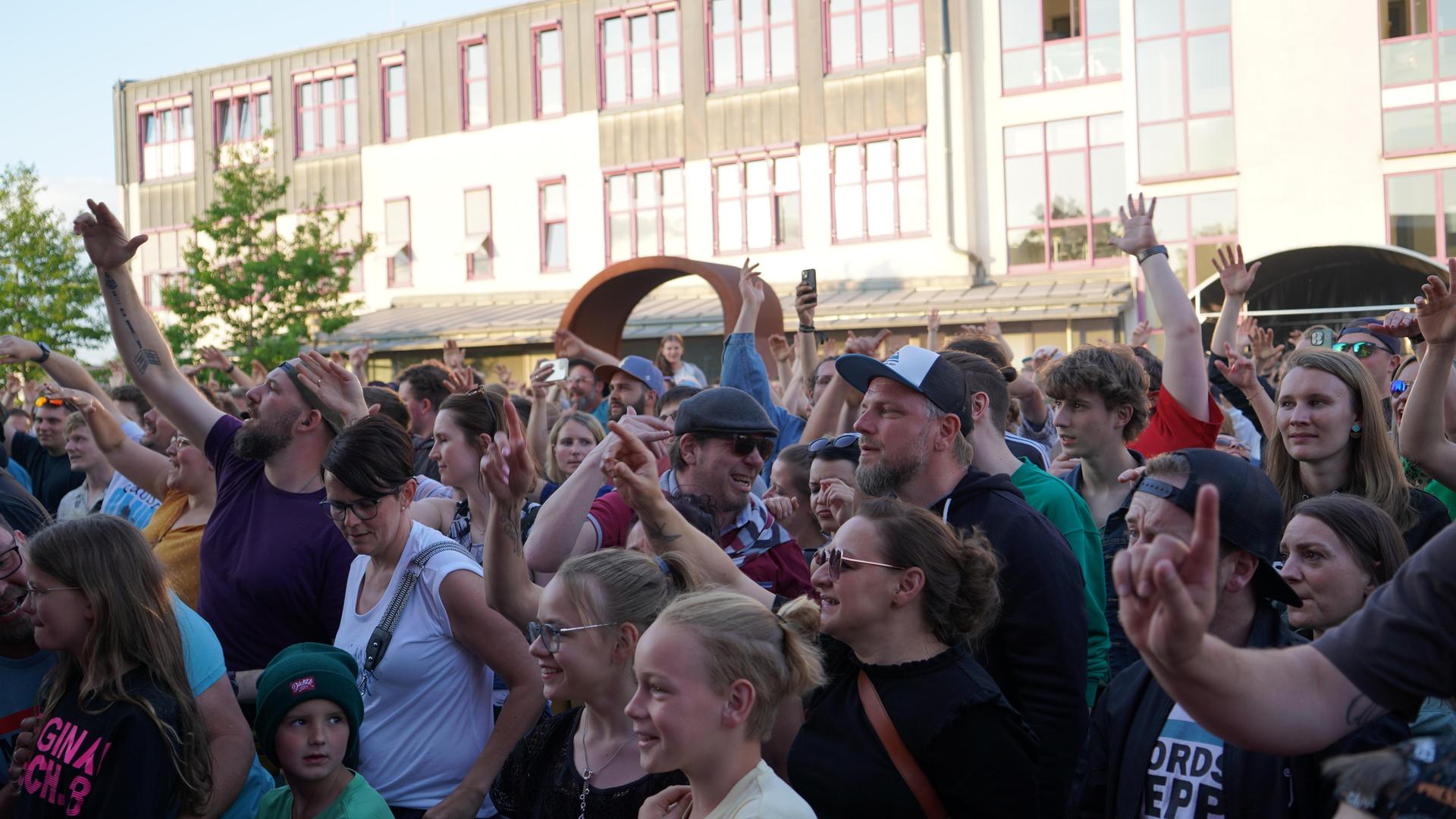 Am Freitagabend spielten „Dicht und Ergreifend” auf dem Campus Open Air. (Bild: mcl)