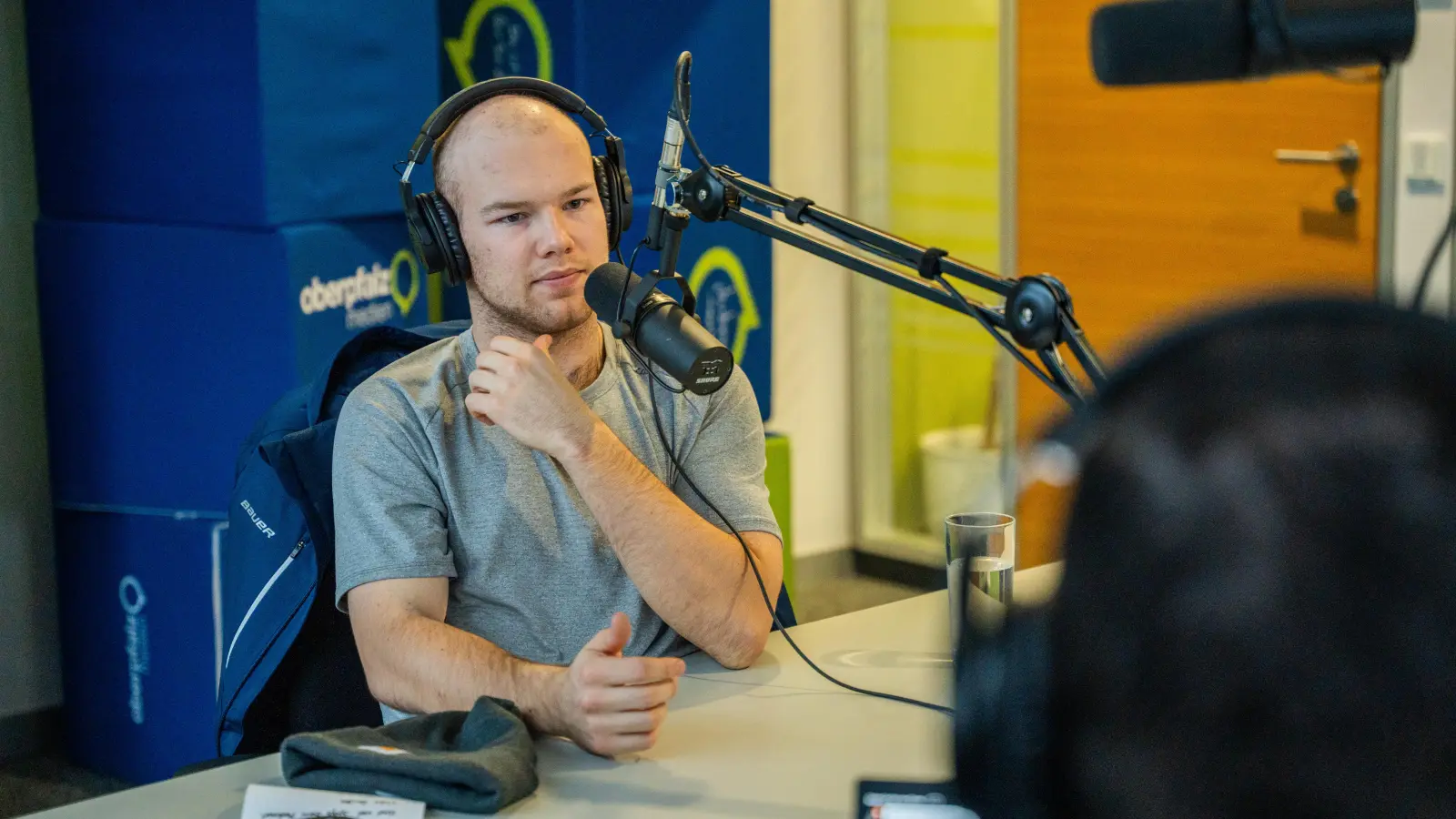 Tyler Ward im Podcast-Studio von Oberpfalz Medien (Bild: Marina Gube)